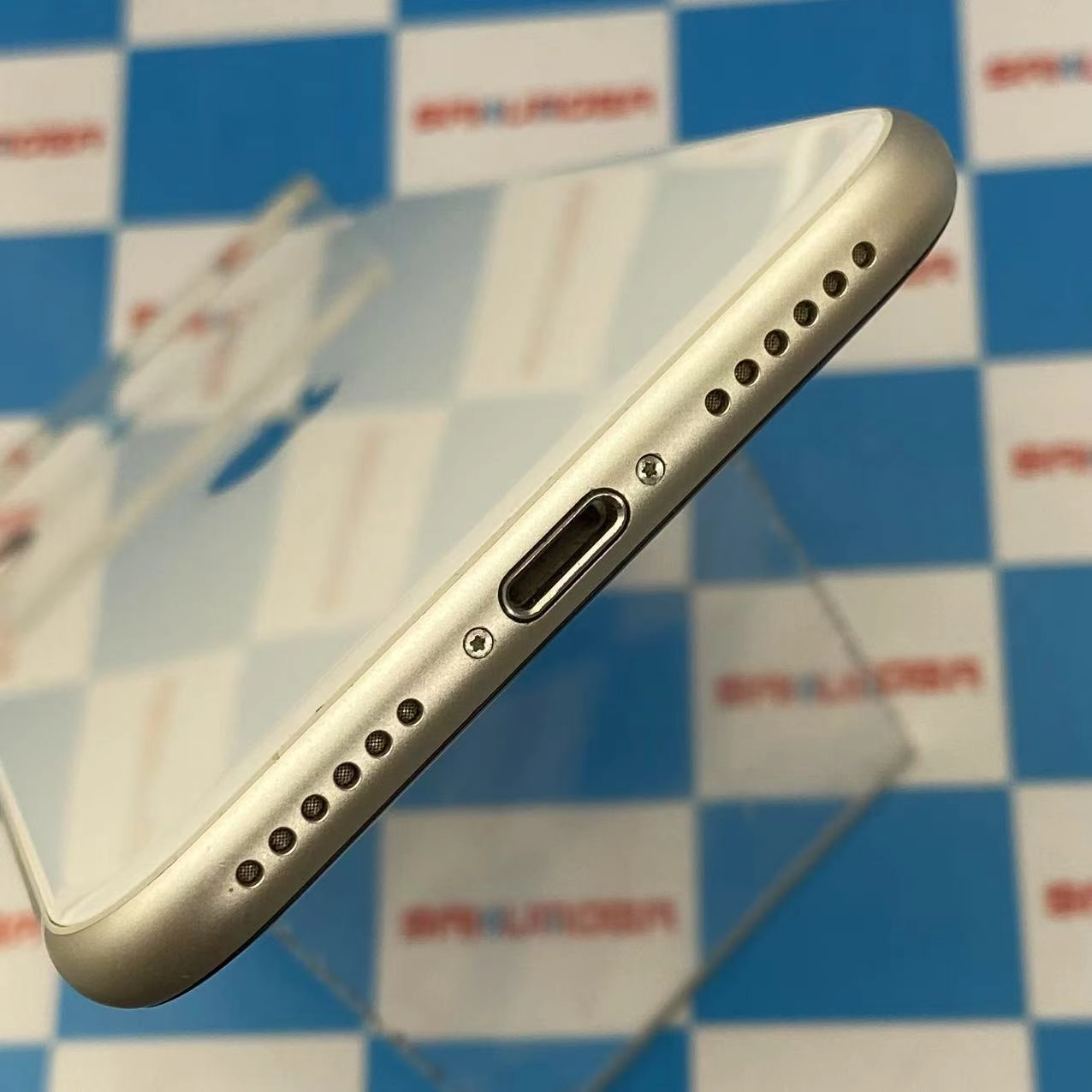 iPhoneSE 第3世代 64GB スターライト MMYD3J/A SoftBank版SIMフリー 美品