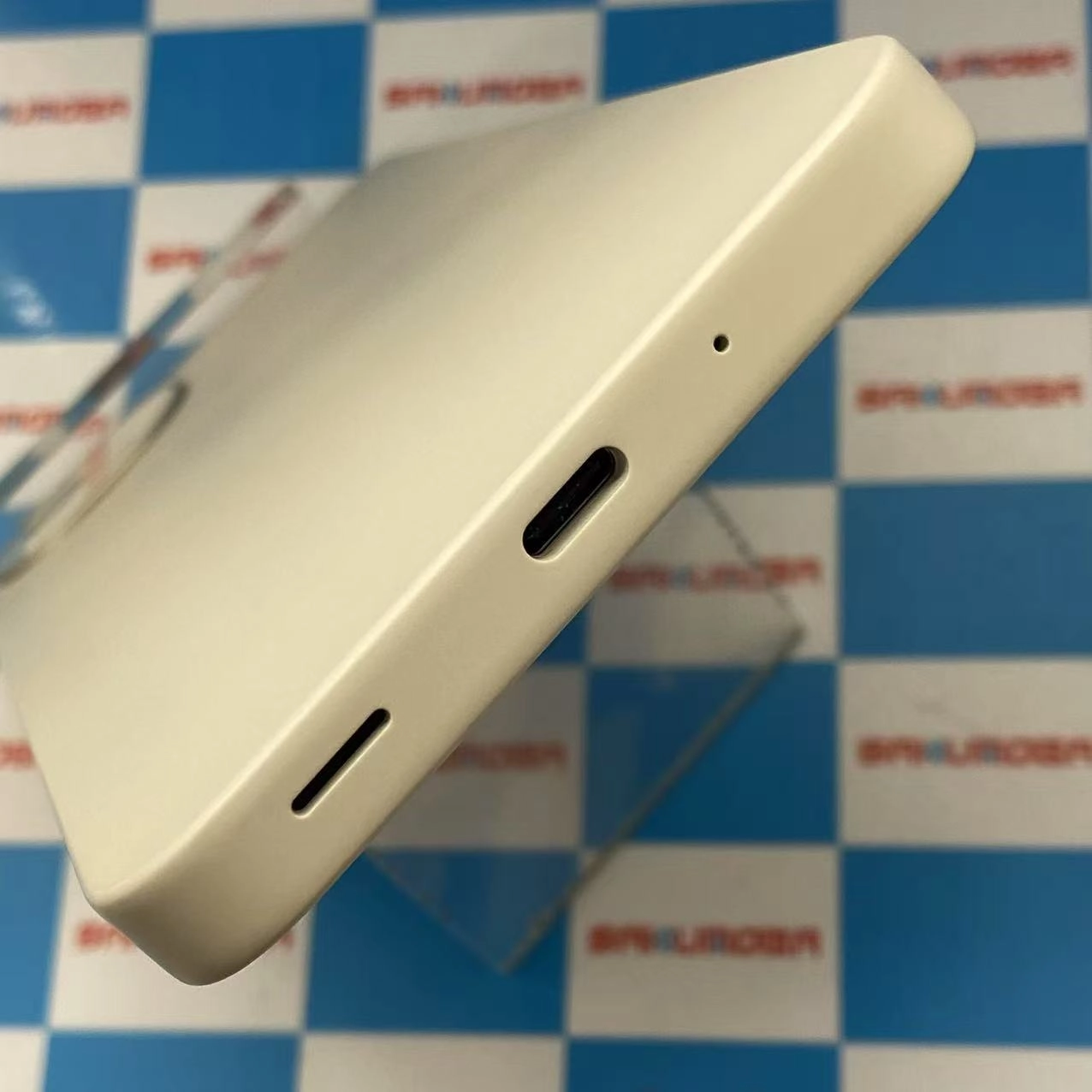 AQUOS wish4 4GB/64GB ホワイト SH-52E docomo版SIMフリー 極美品