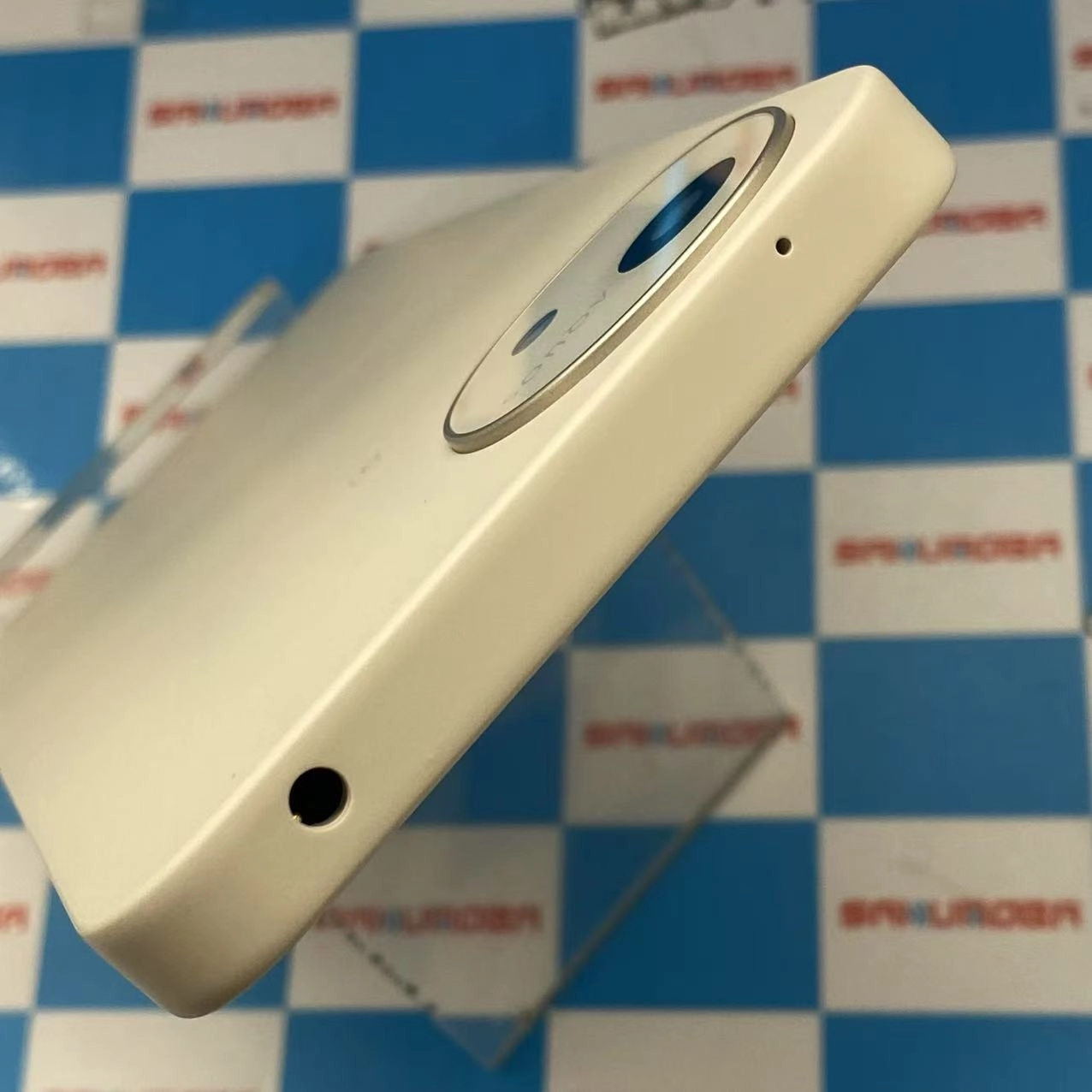 AQUOS wish4 4GB/64GB ホワイト SH-52E docomo版SIMフリー 極美品