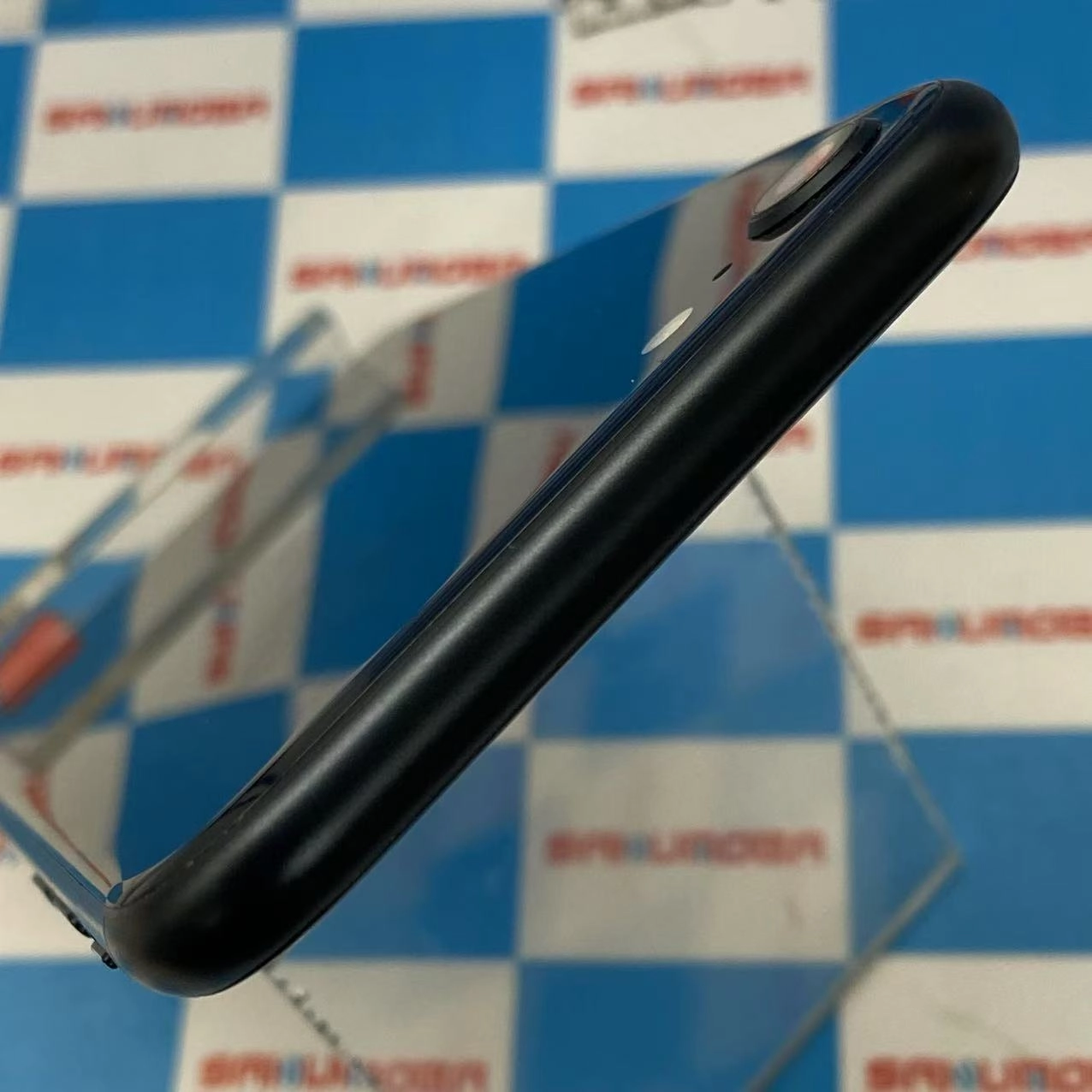 iPhoneSE 第3世代 64GB ミッドナイト MMYC3J/A docomo版SIMフリー