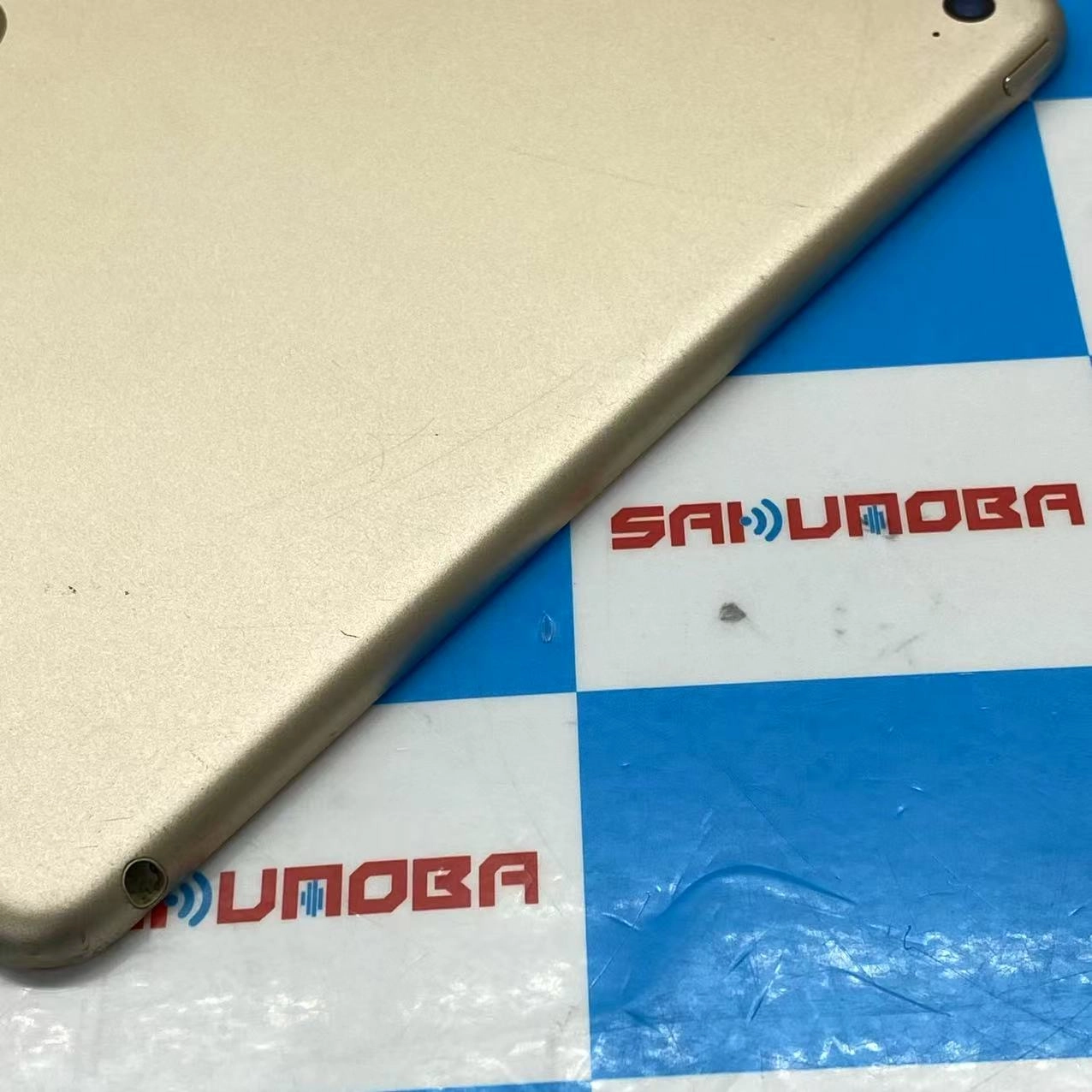 iPad Air 第2世代 Wi-Fiモデル 64GB ゴールド MH182J/A