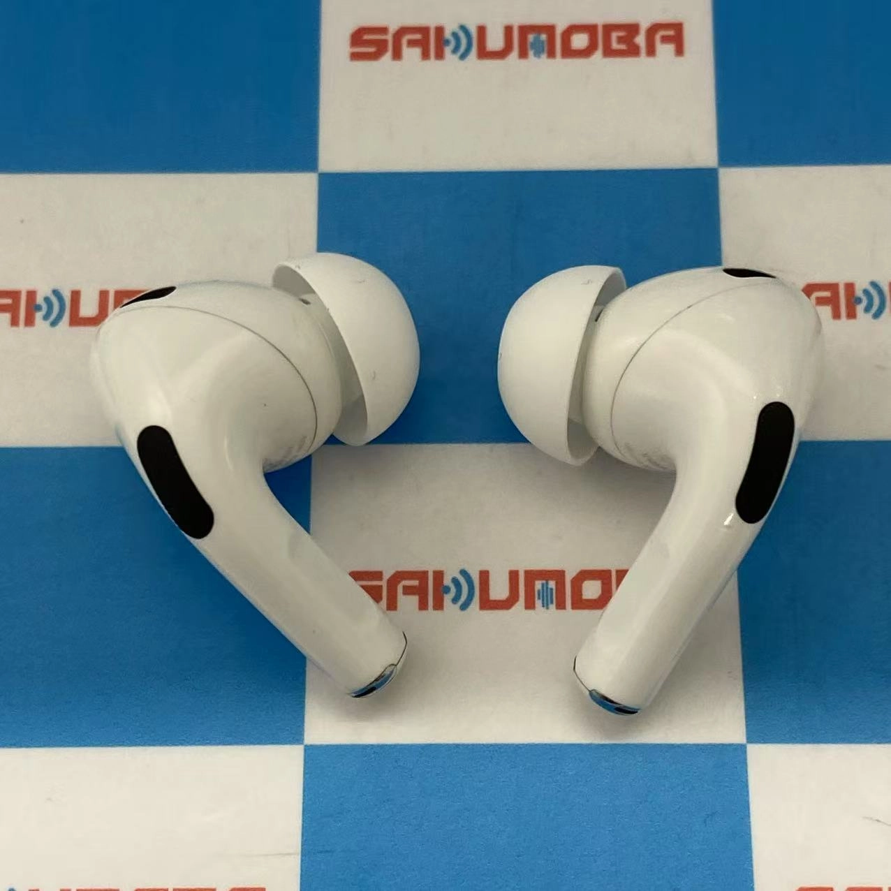 AirPods Pro 第2世代 MagSafe充電ケース(USB-C)付き ホワイト MTJV3J/A