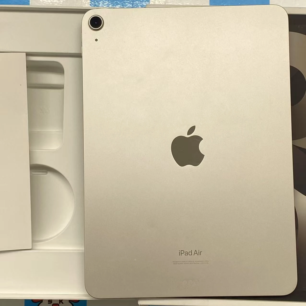 iPad Air 第5世代 Wi-Fiモデル 256GB スターライト MM9P3J/A