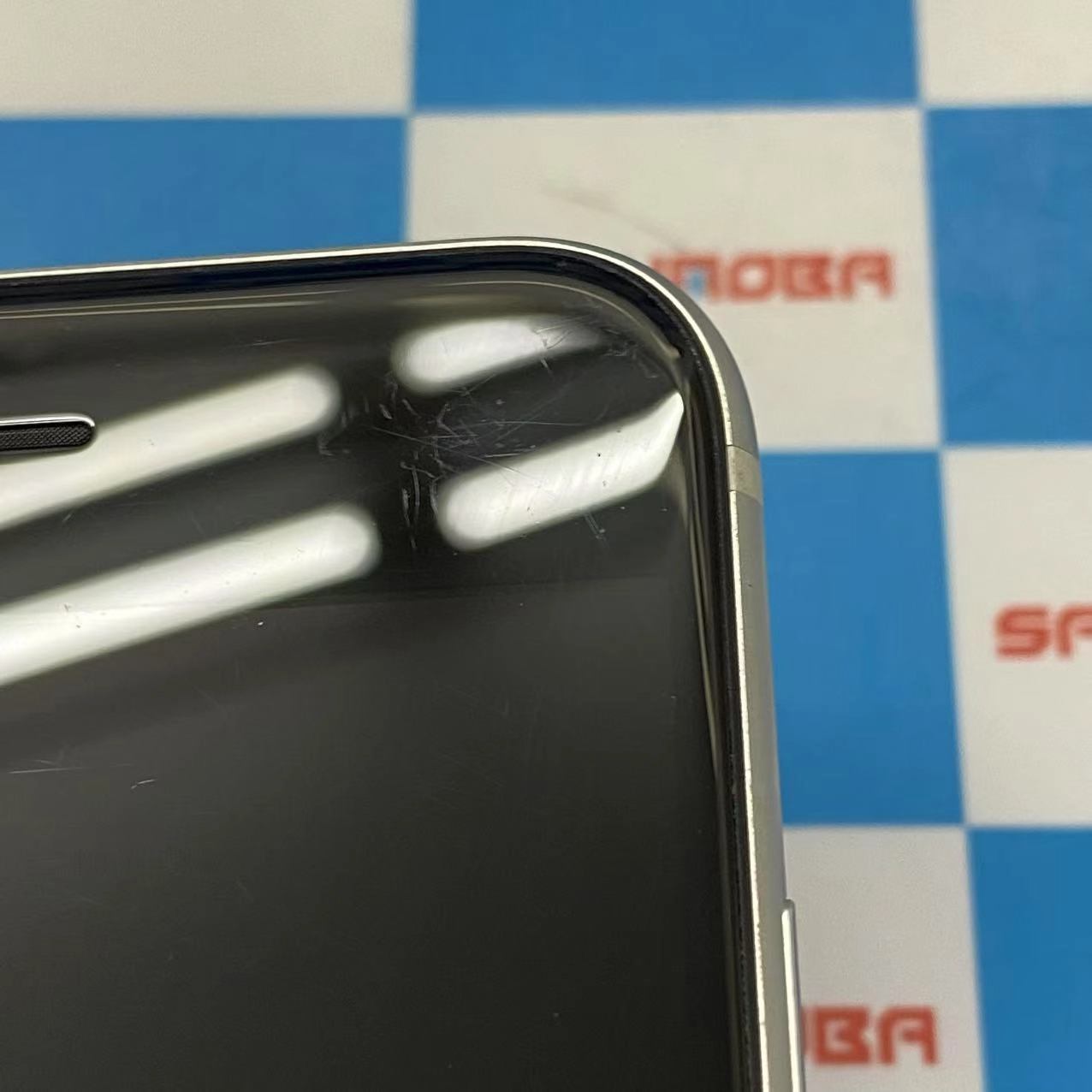 iPhoneSE 第3世代 64GB スターライト MMYD3J/A au