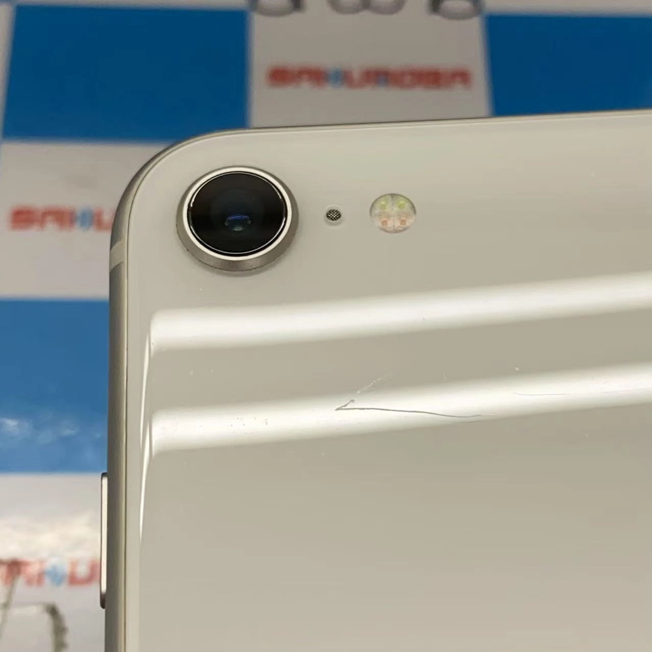 iPhoneSE 第3世代 64GB スターライト MMYD3J/A au
