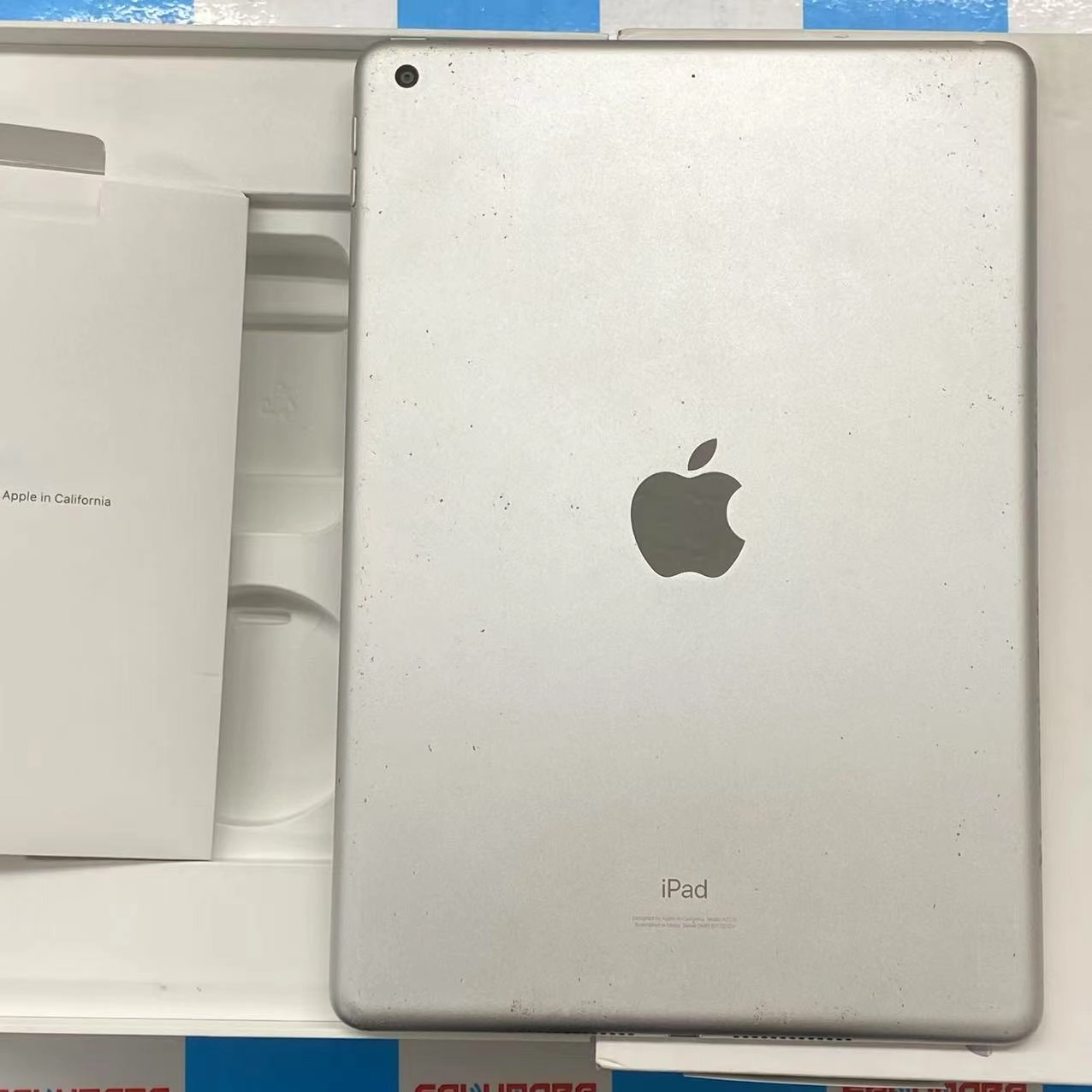 iPad 第8世代 Wi-Fiモデル 128GB シルバー MYLE2J/A ジャンク品