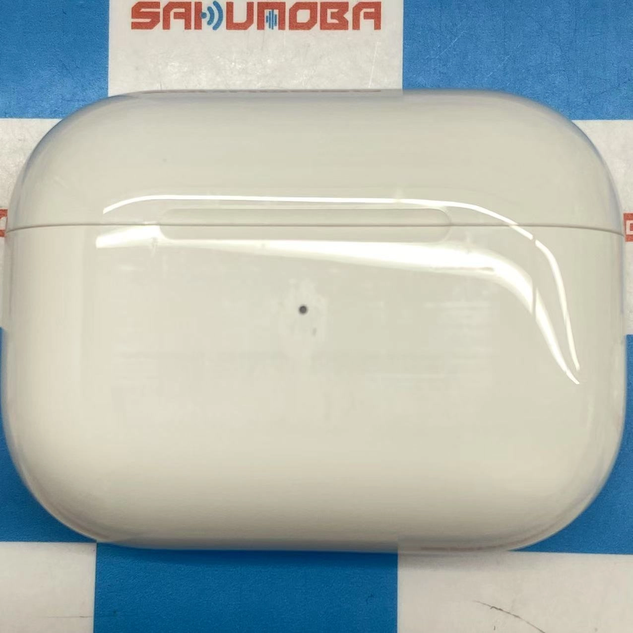 AirPods Pro 第2世代 MagSafe充電ケース(USB-C)付き ホワイト MTJV3J/A