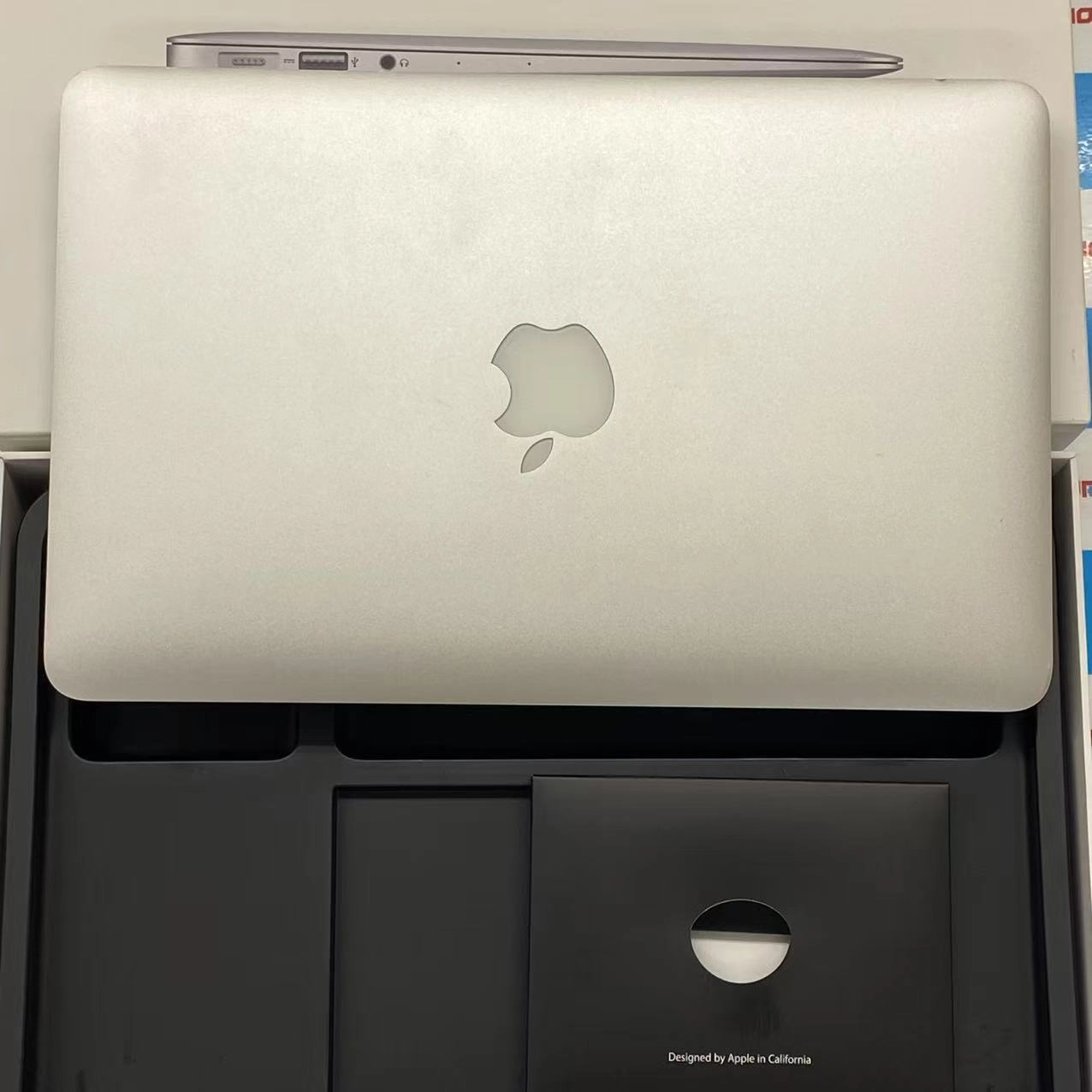 MacBook Air 11インチ Early2015 4GB 128GB 1.6GHz Core i5シルバー A1465