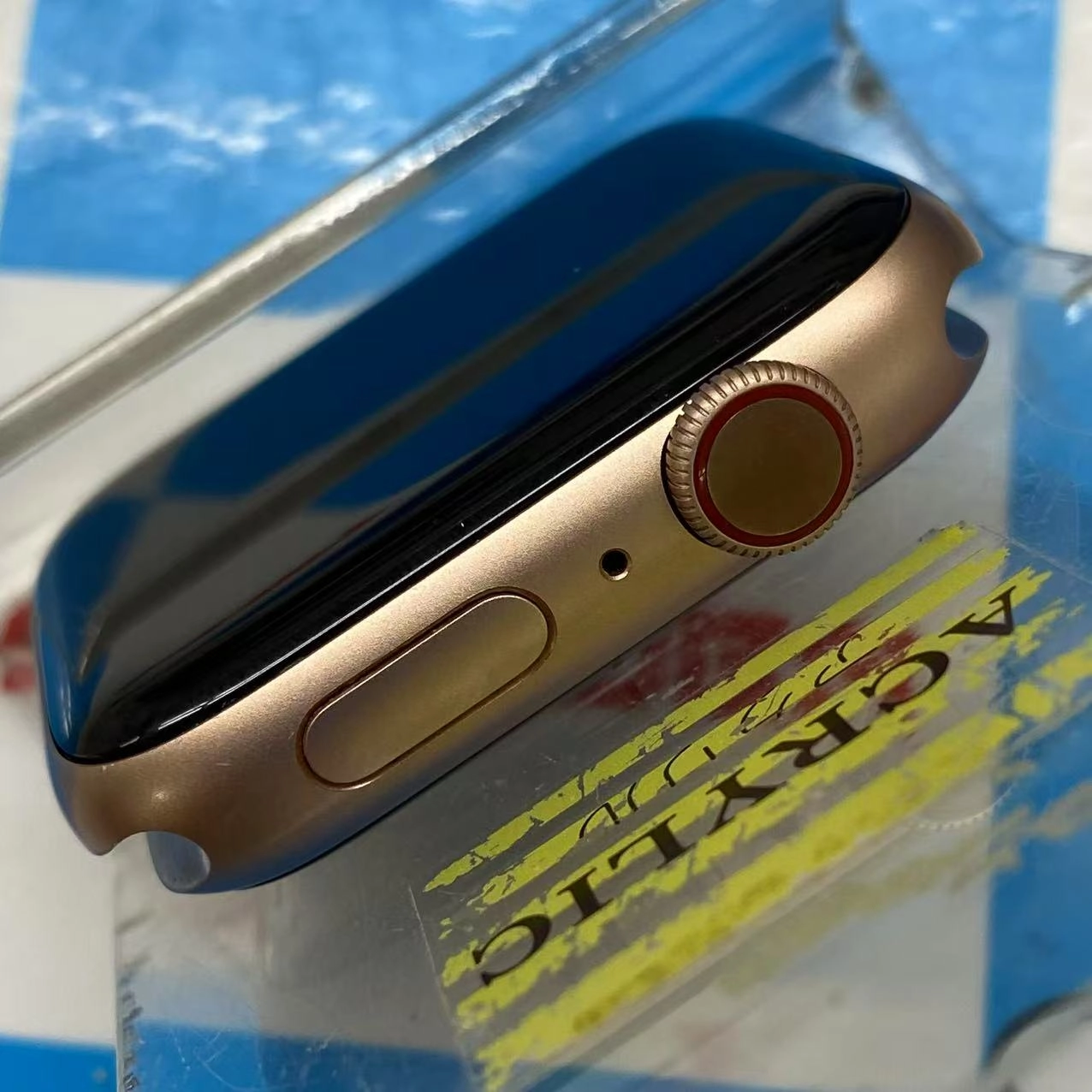 Apple Watch Series4 40mm GPS+Cellularモデル 16GB ゴ-ルド MTVW2J/A SIMフリー