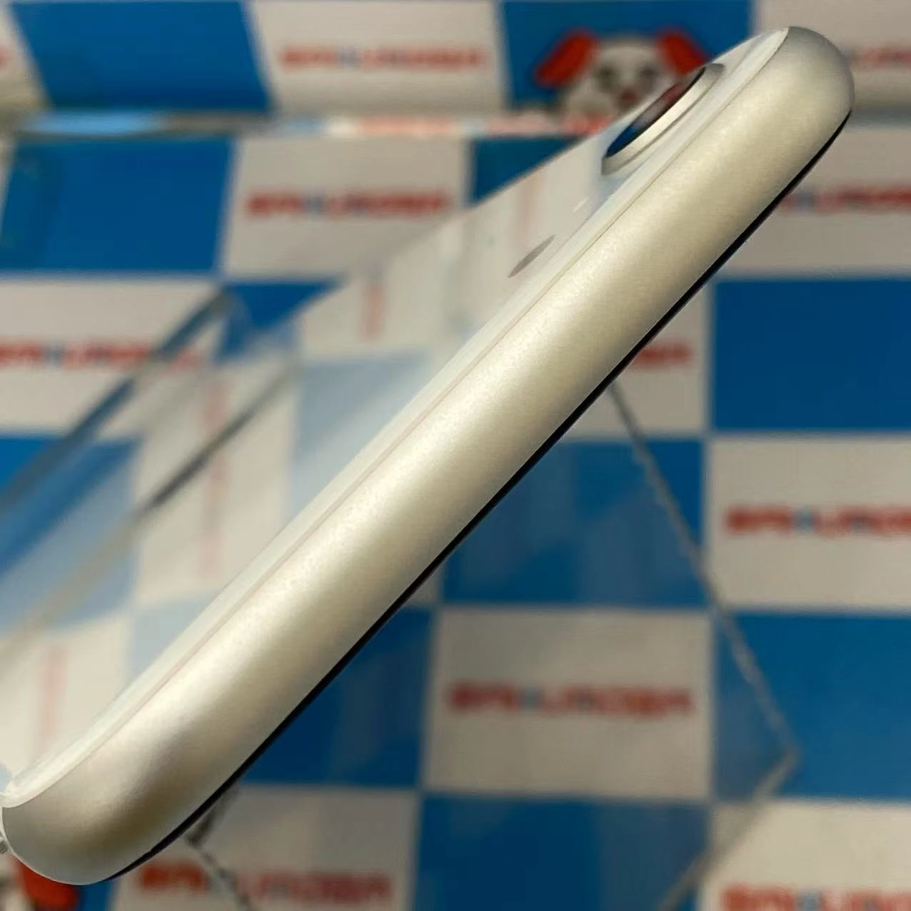 iPhoneSE 第2世代 256GB ホワイト MXVU2J/A docomo ジャンク品