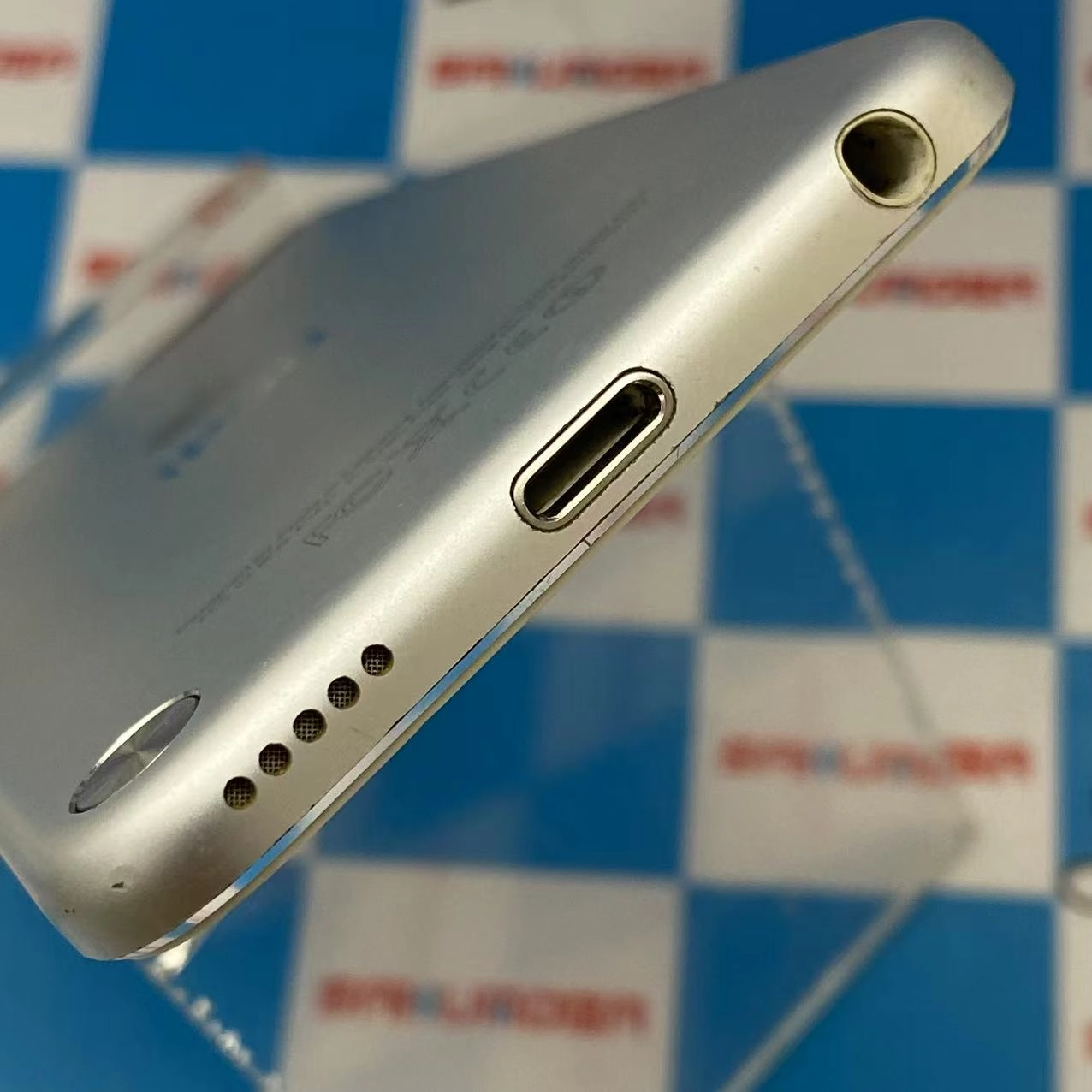 iPod touch(第5世代) 16GB シルバー MGG52J/A SIMフリー ジャンク品