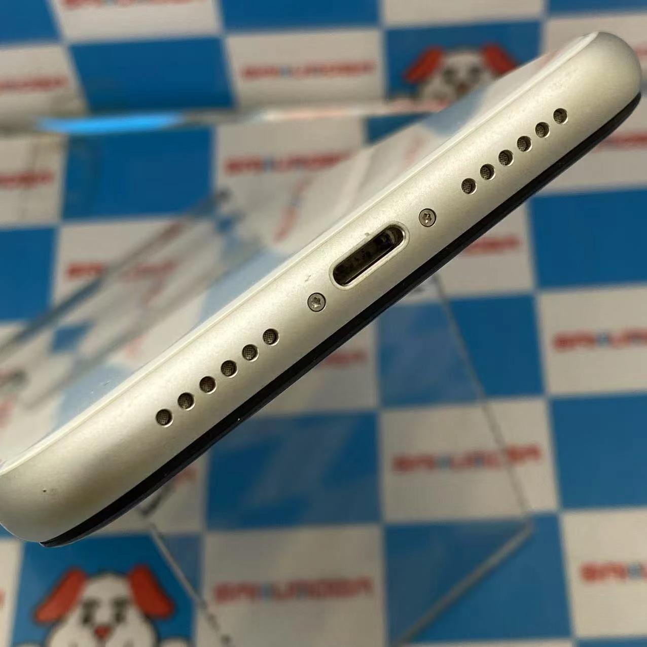 iPhoneXR 64GB ホワイト MT032J/A SoftBank版SIMフリー ジャンク品