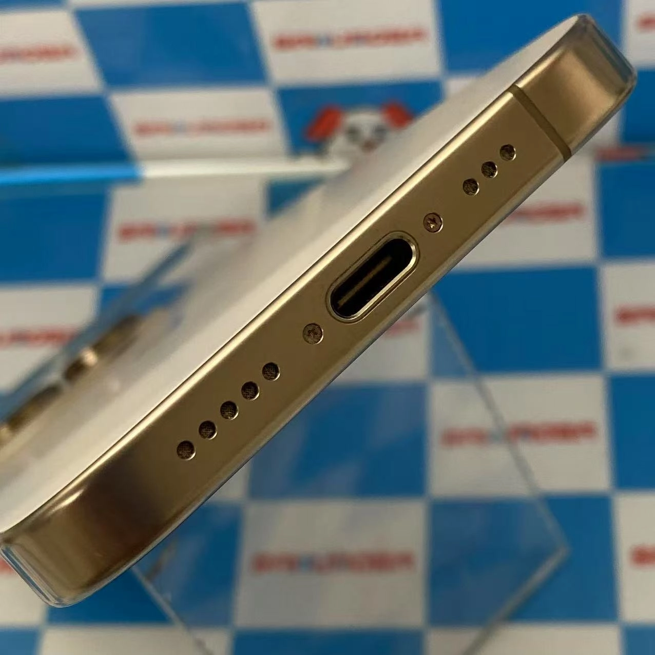 iPhone16 Pro 128GB デザートチタニウム MYMX3J/A docomo版SIMフリー 極美品