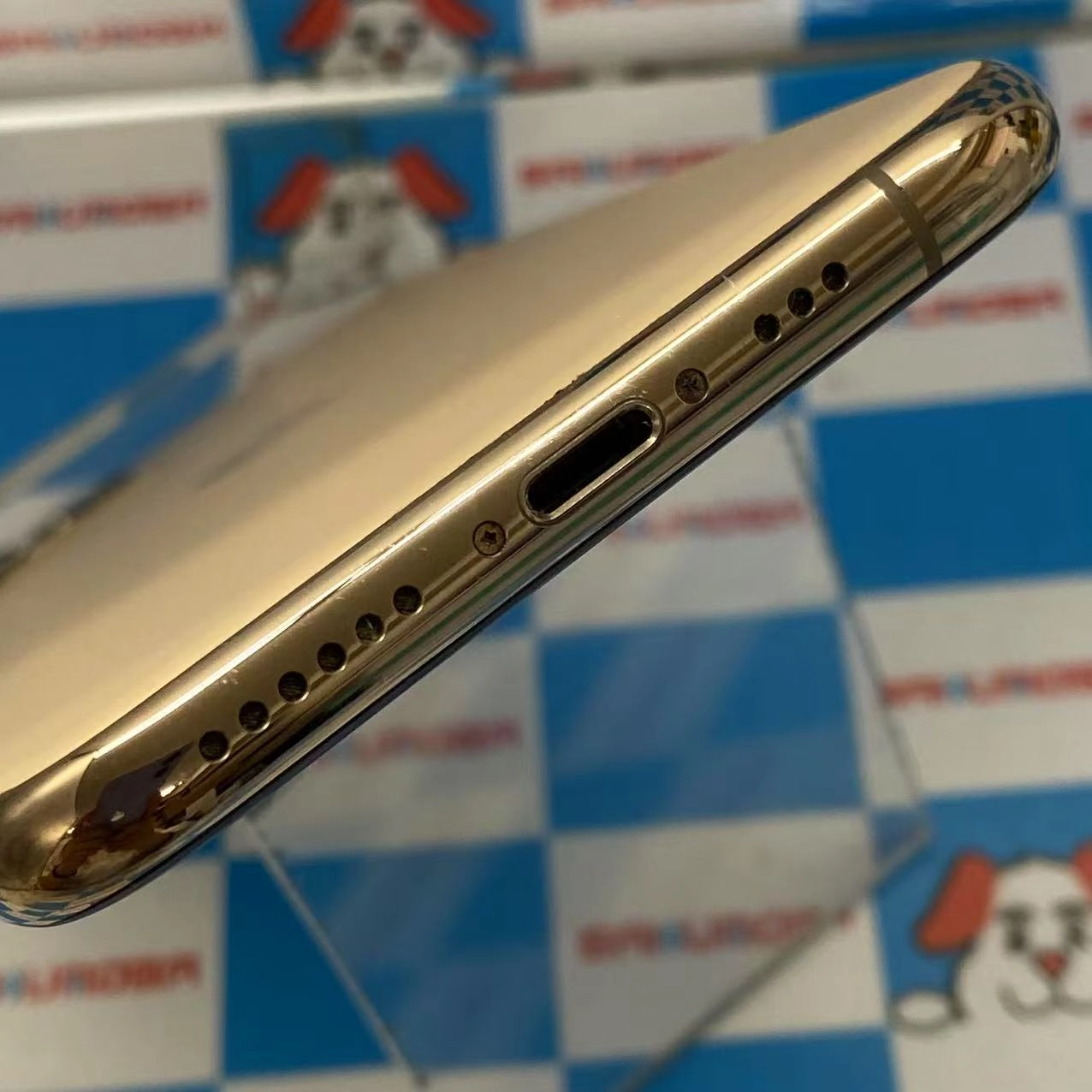 iPhone11 Pro 64GB ゴールド MWC52J/A SIMロック解除済 docomo 美品