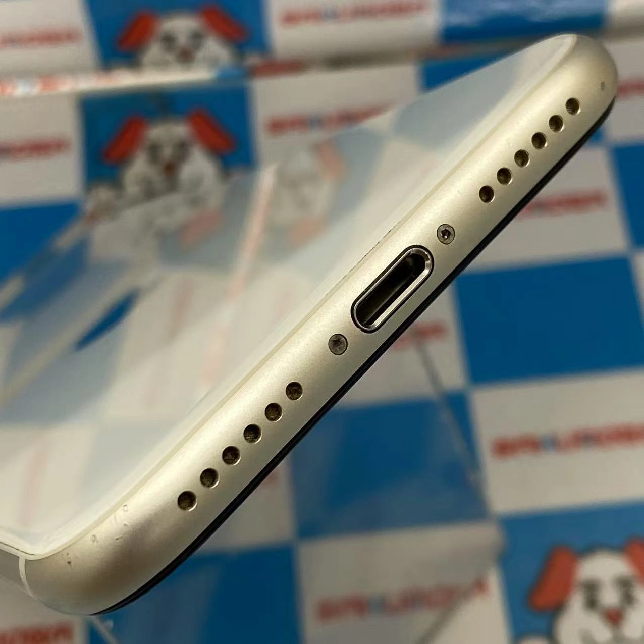 iPhoneSE 第3世代 256GB スターライト MMYK3J/A SIMフリー