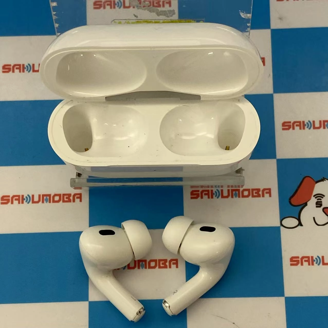 AirPods Pro 第2世代 MagSafe充電ケース(USB-C)付き ホワイト MTJV3J/A