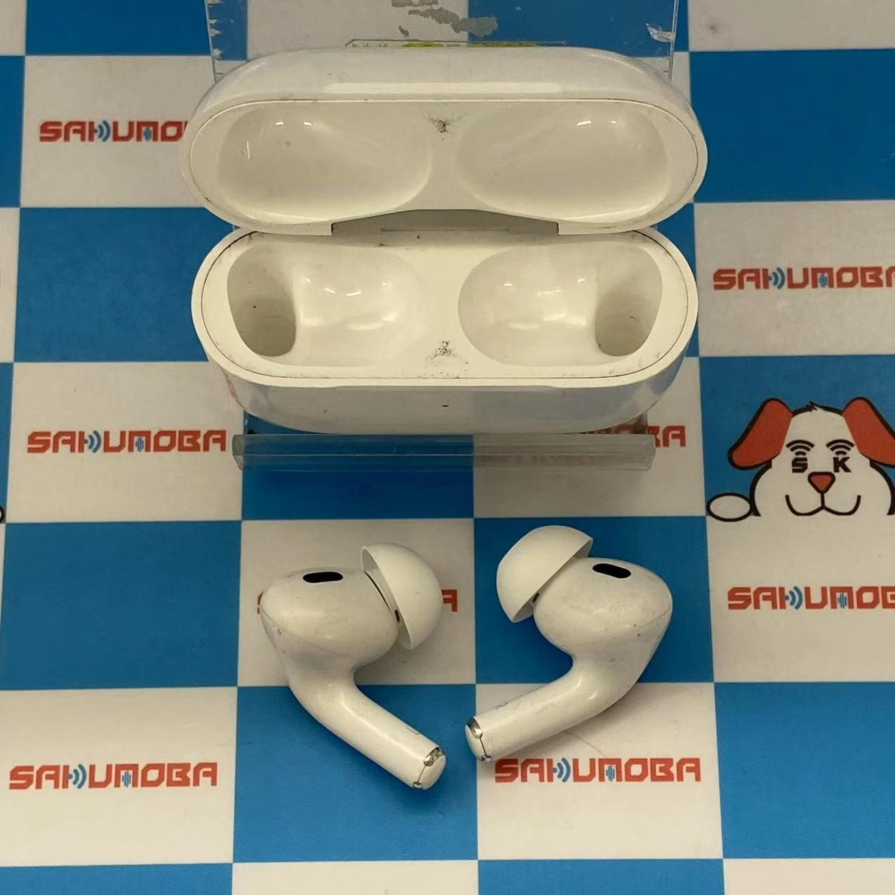 AirPods Pro 第2世代 MagSafe充電ケース(USB-C)付き ホワイト MTJV3J/A