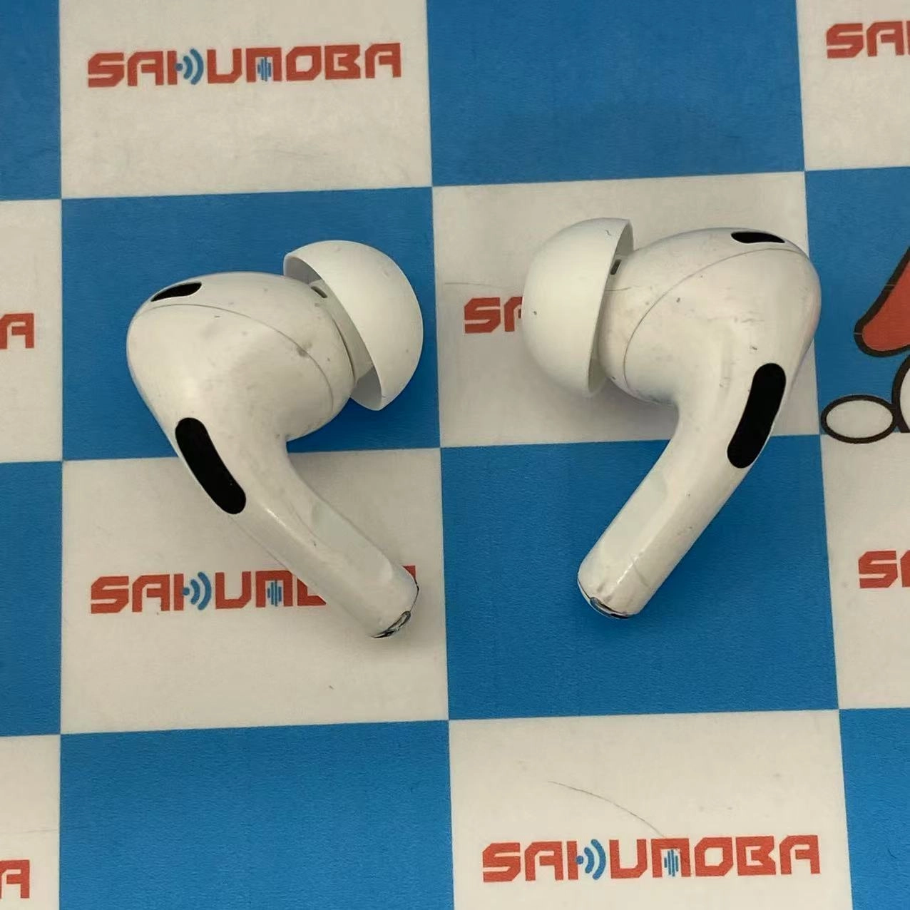 AirPods Pro 第2世代 MagSafe充電ケース(USB-C)付き ホワイト MTJV3J/A