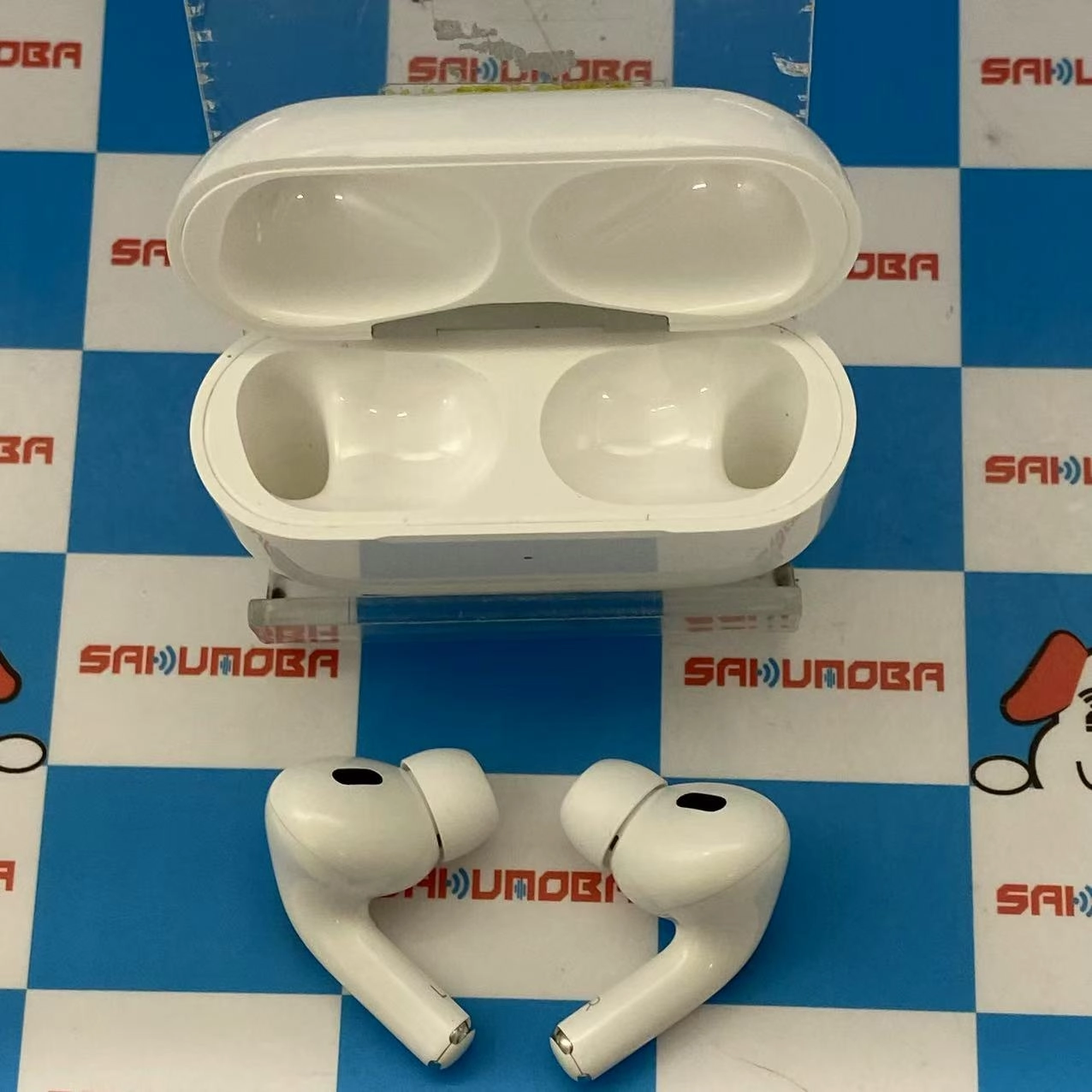 AirPods Pro 第2世代 MagSafe充電ケース(USB-C)付き ホワイト MTJV3J/A