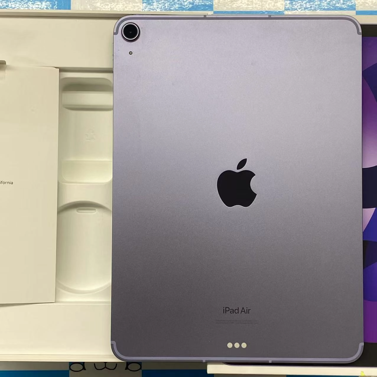iPad Air 第5世代 Wi-Fi+Cellularモデル 256GB パープル MMED3J/A docomo版SIMフリー 極美品