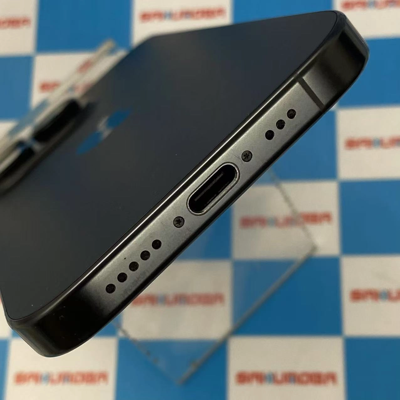 iPhone16 Pro 256GB ブラックチタニウム MYN03J/A au ジャンク品