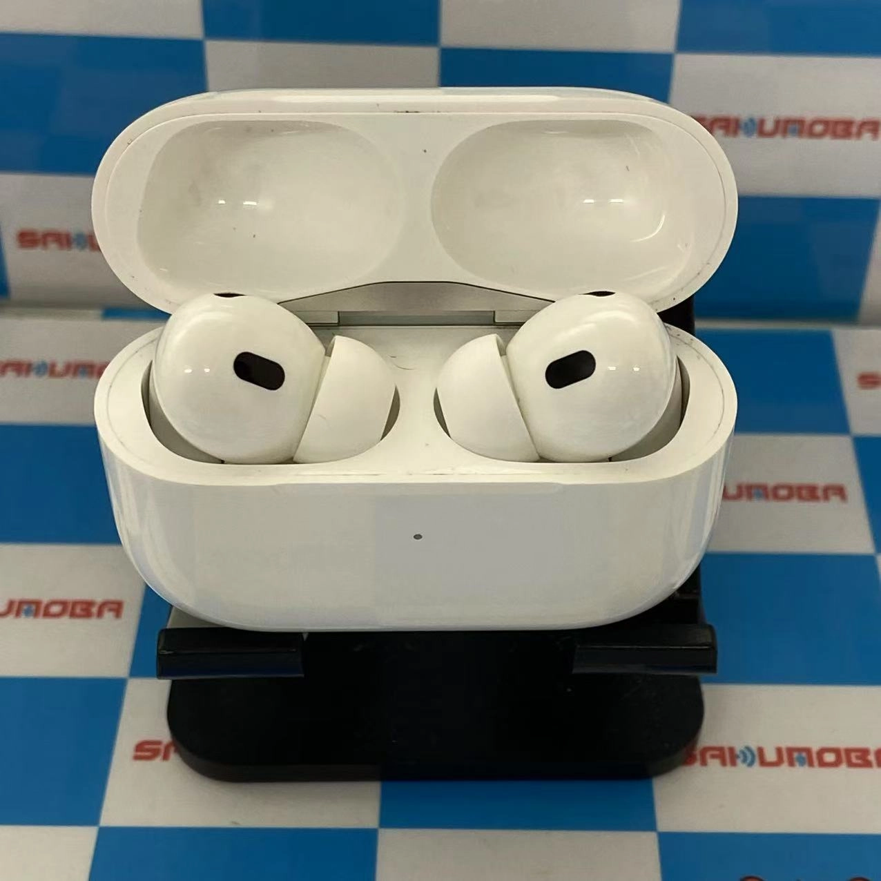 AirPods Pro 第2世代 MagSafe充電ケース(USB-C)付き ホワイト MTJV3J/A