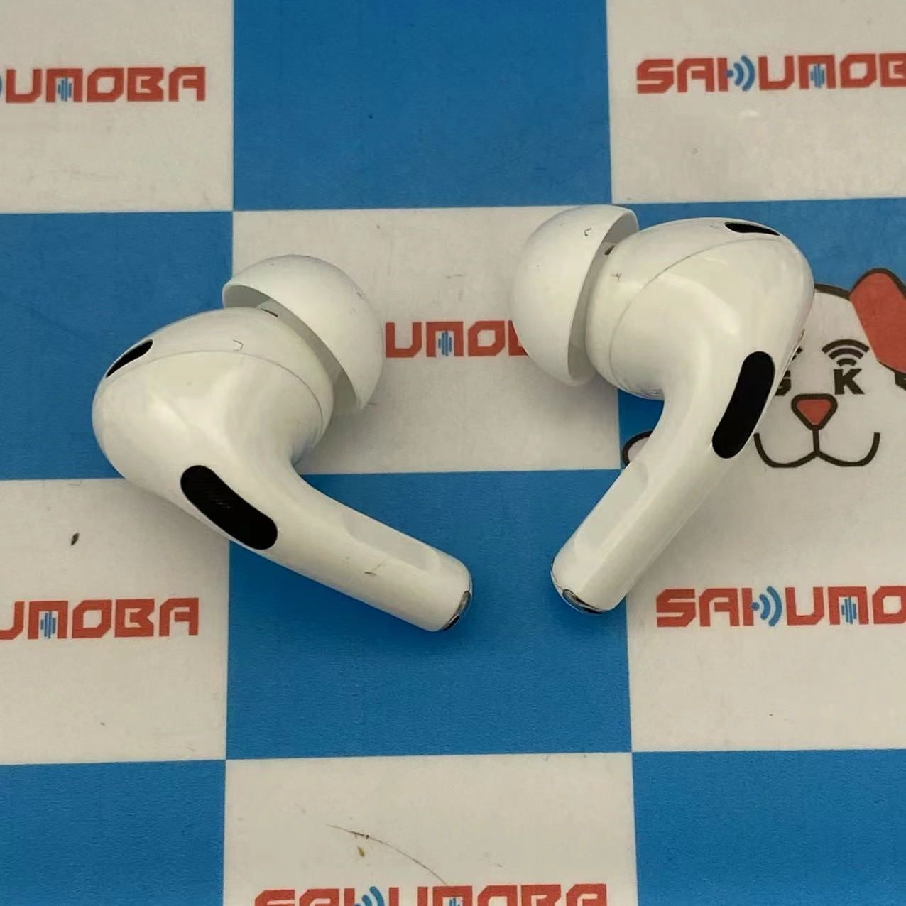 AirPods Pro 第2世代 MagSafe充電ケース(USB-C)付き ホワイト MTJV3J/A