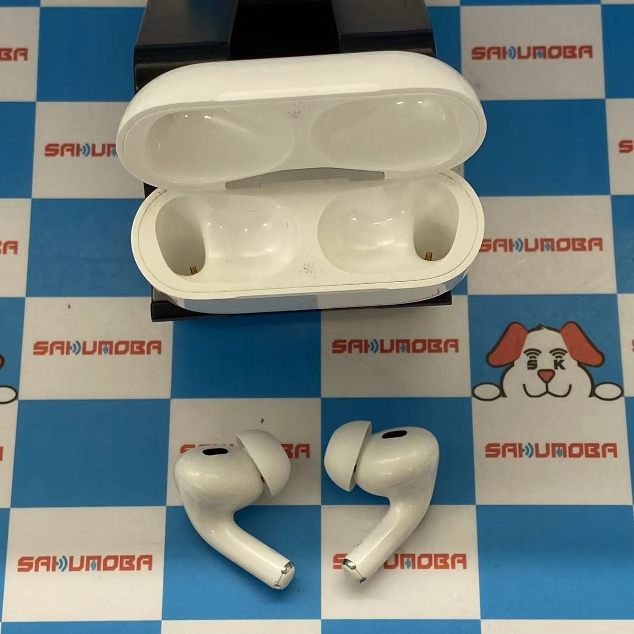 AirPods Pro 第2世代 MagSafe充電ケース(USB-C)付き ホワイト MTJV3J/A