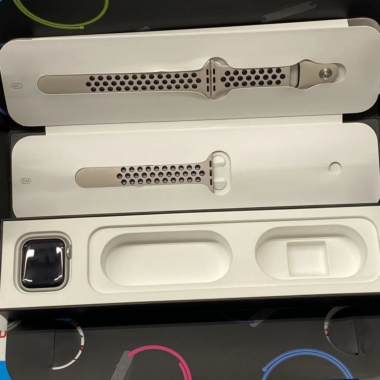 Apple Watch Nike Series5 40mm GPS+Cellularモデル 32GB シルバー MWQG2J/A SIMフリー