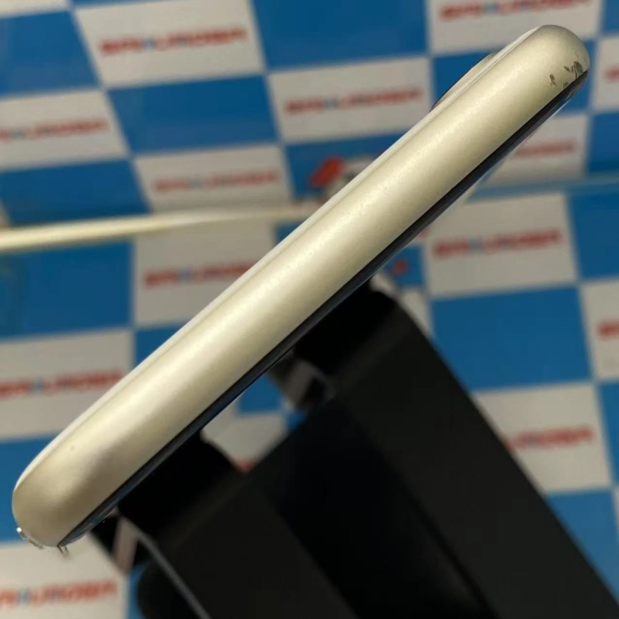 iPhoneSE 第3世代 128GB スターライト MMYG3J/A SoftBank版SIMフリー