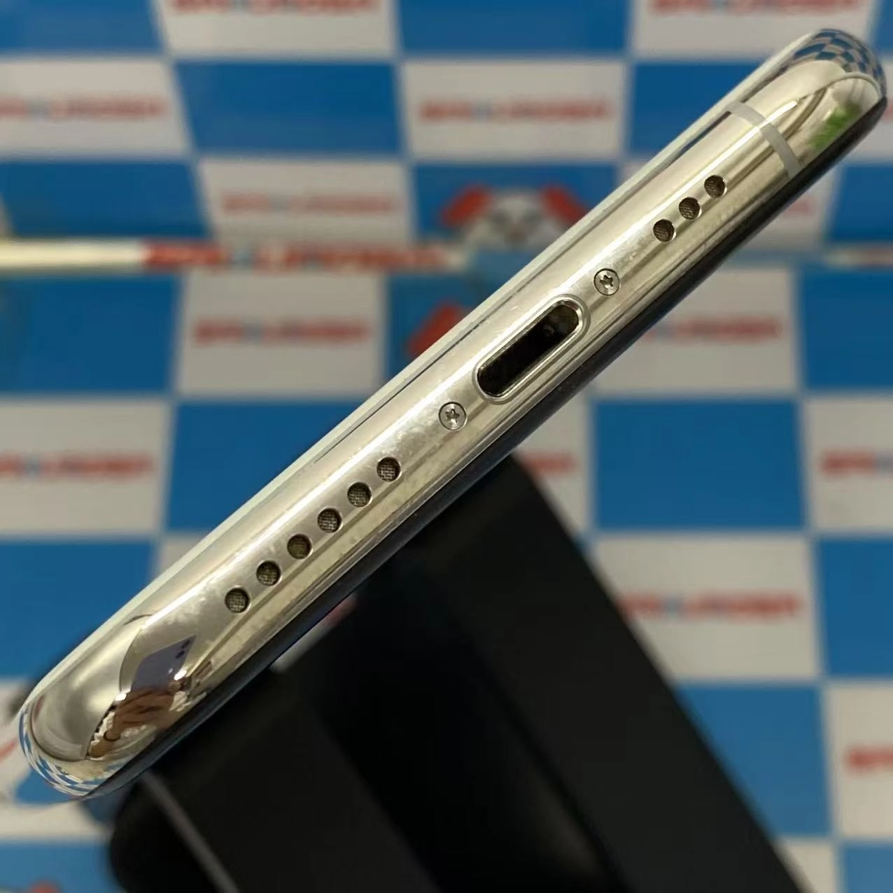 iPhoneXS 64GB シルバー MTAX2J/A docomo版SIMフリー