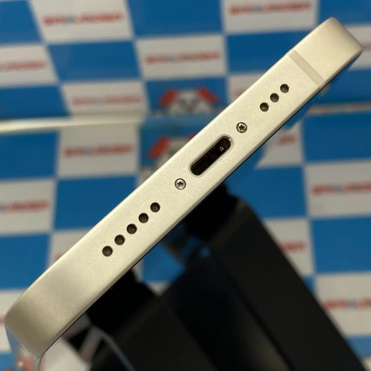 iPhone13 128GB スターライト MLND3J/A docomo版SIMフリー