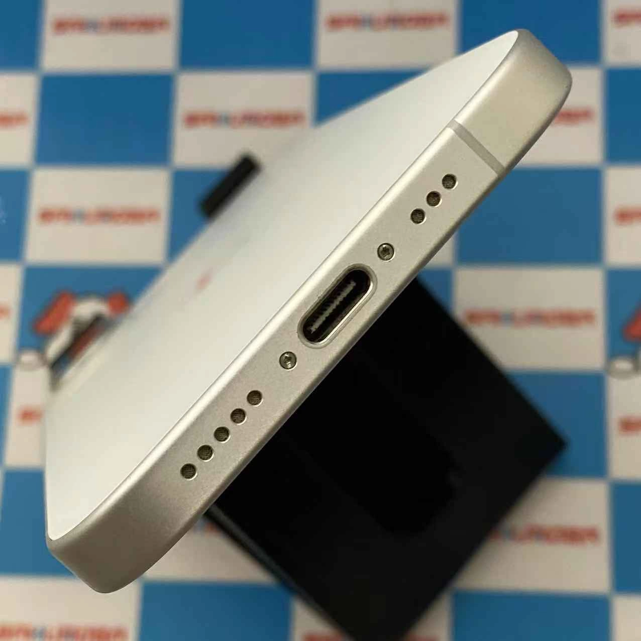 iPhone16 128GB ホワイト MYDR3J/A SIMフリー 美品