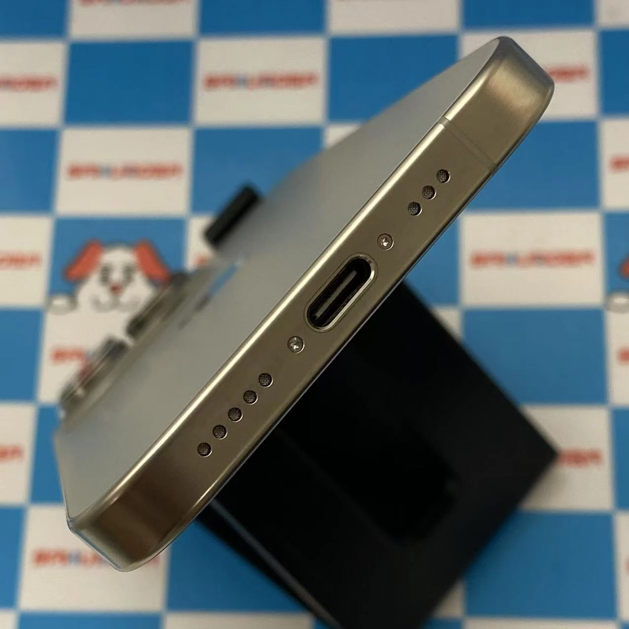 iPhone16 Pro 128GB ナチュラルチタニウム MYMY3J/A AU版SIMフリー 新品同様 充電19回 au