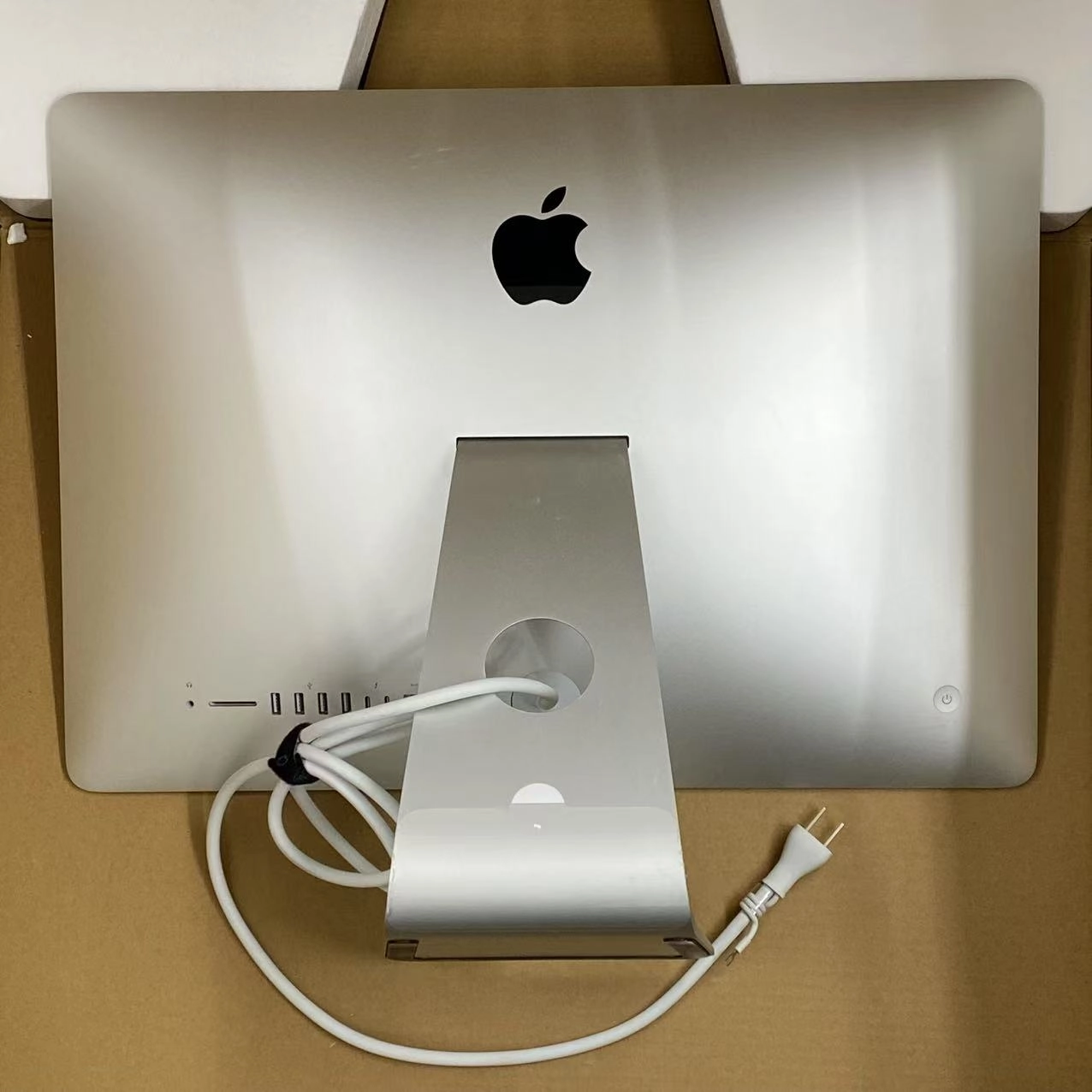 iMac 21.5-inch 2017 8GB 256GB シルバー MHK03J/A SIMフリー