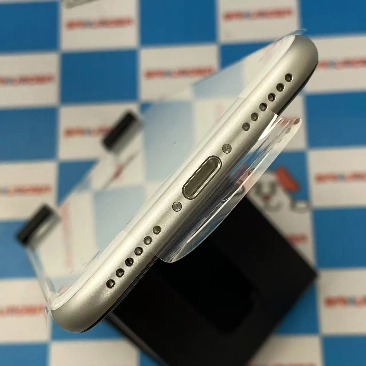 iPhoneSE 第2世代 64GB ホワイト NX9T2J/A au版 交換未使用品