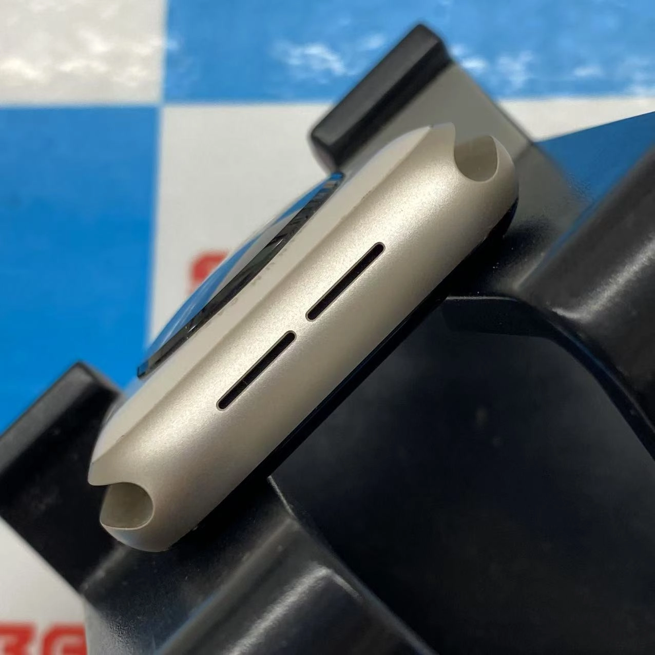 Apple Watch SE 第2世代 40mm GPSモデル 32GB スターライト MR9U3J/A