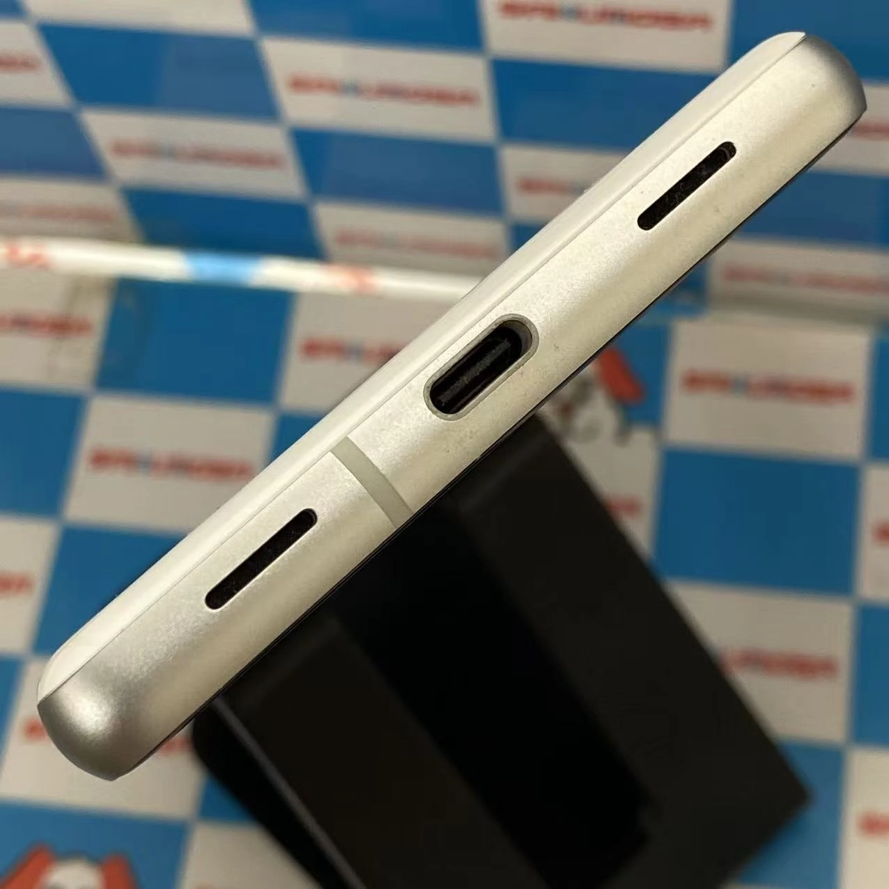 Google Pixel 7a 128GB Snow G82U8 AU版SIMフリー 極美品