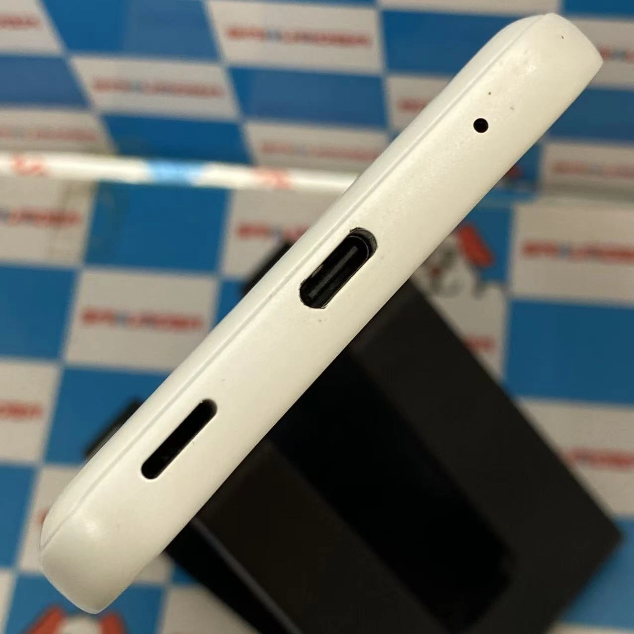 arrows We 64GB ホワイト F-51B docomo版SIMフリー