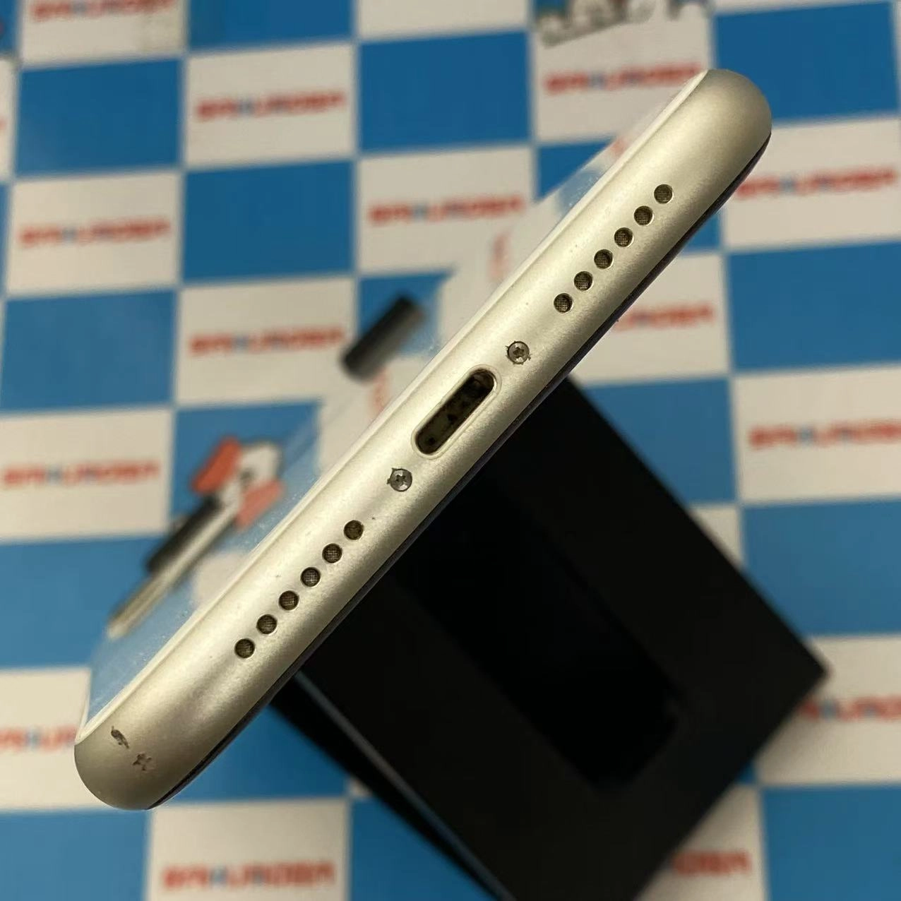 iPhone11 256GB ホワイト MWM82J/A AU版SIMフリー au