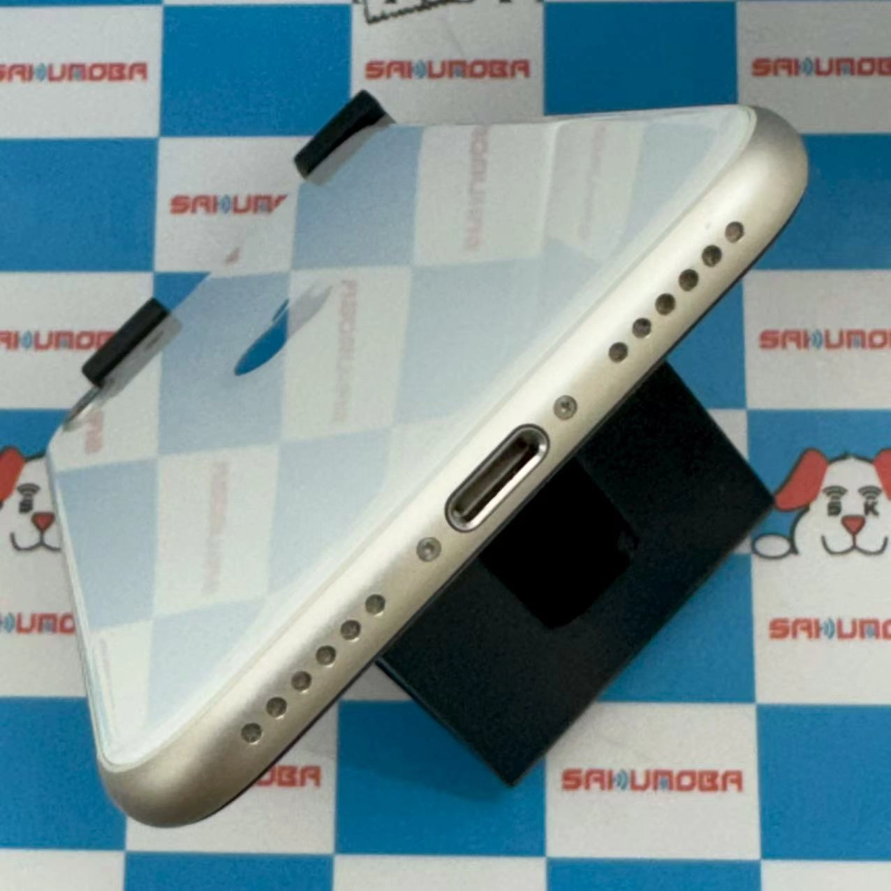 iPhoneSE 第3世代 64GB スターライト MMYD3J/A AU版SIMフリー