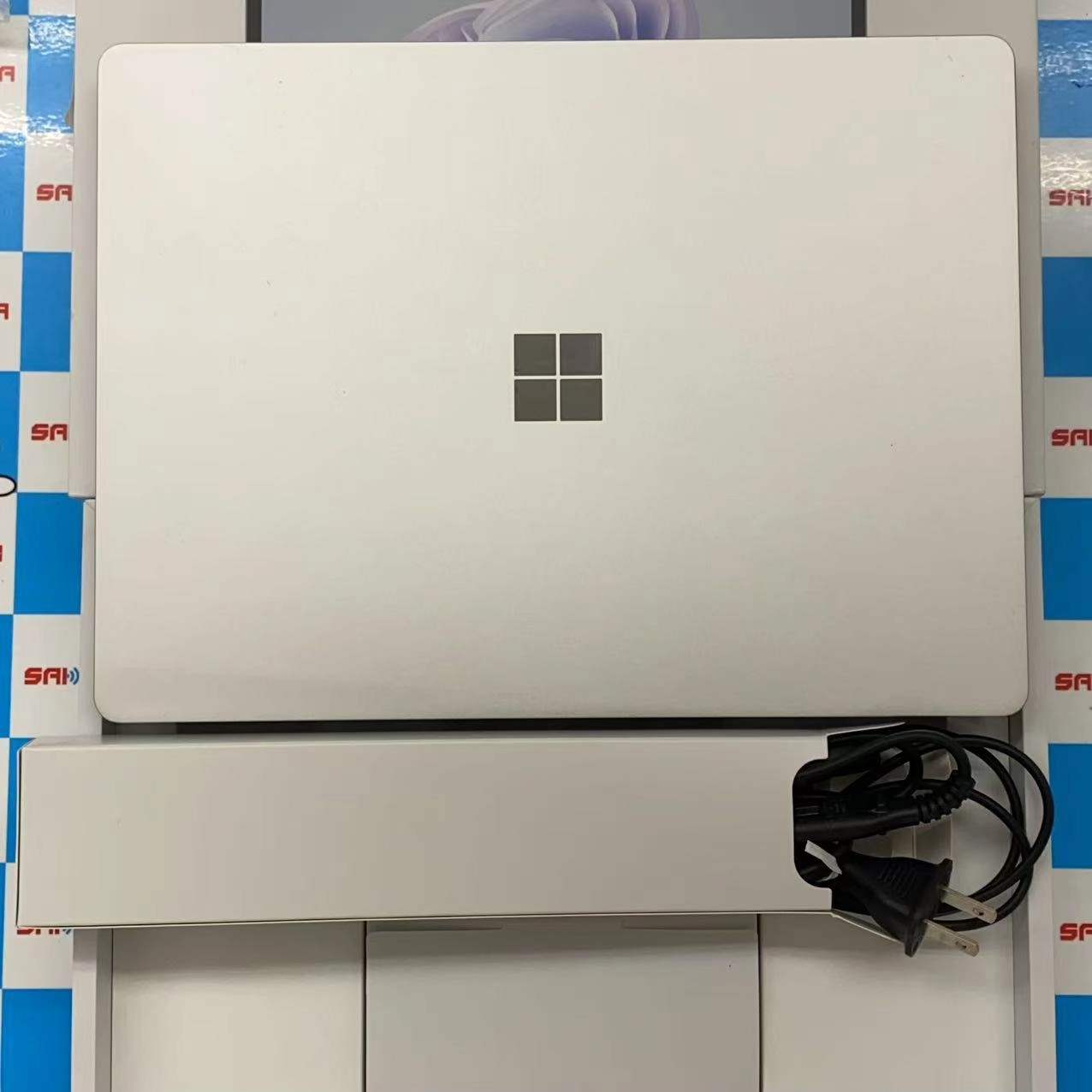 Surface Laptop Go 3 8GB/256GB プラチナ XK1-00005　Core（TM）i5 2.50GHz 美品