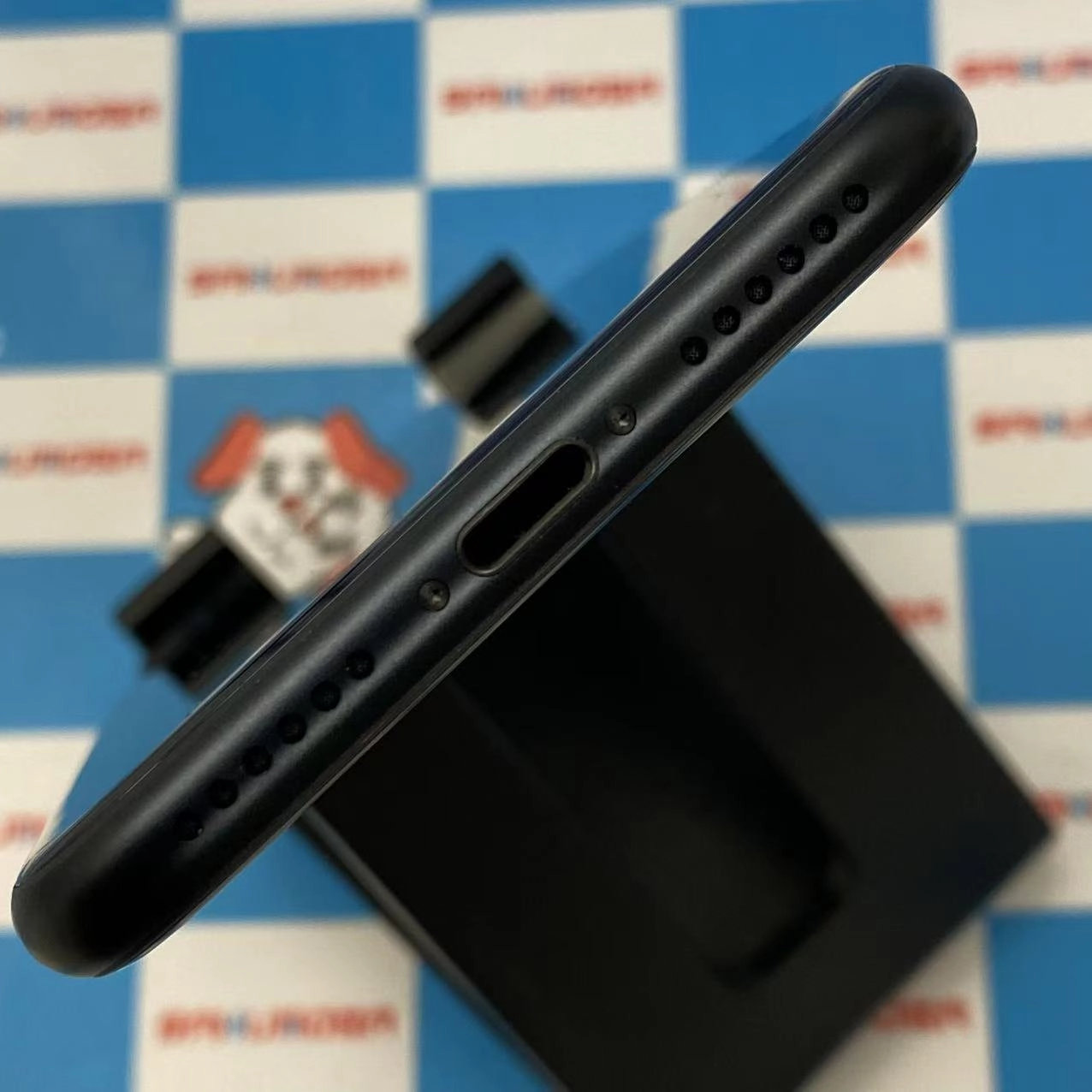 iPhoneSE 第3世代 64GB ミッドナイト NMYC3J/A docomo版SIMフリー 開封未使用品