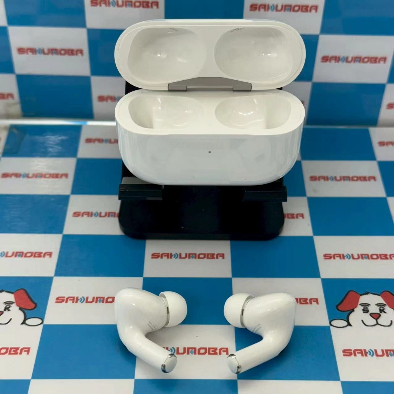 AirPods Pro 第2世代 MagSafe充電ケース(USB-C)付き ホワイト MTJV3J/A