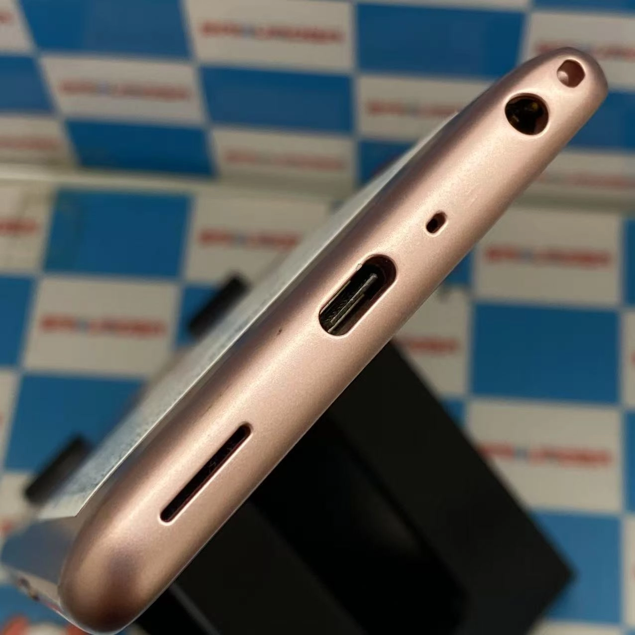 arrows Be3 32GB ホワイト F-02L docomo版SIMフリー