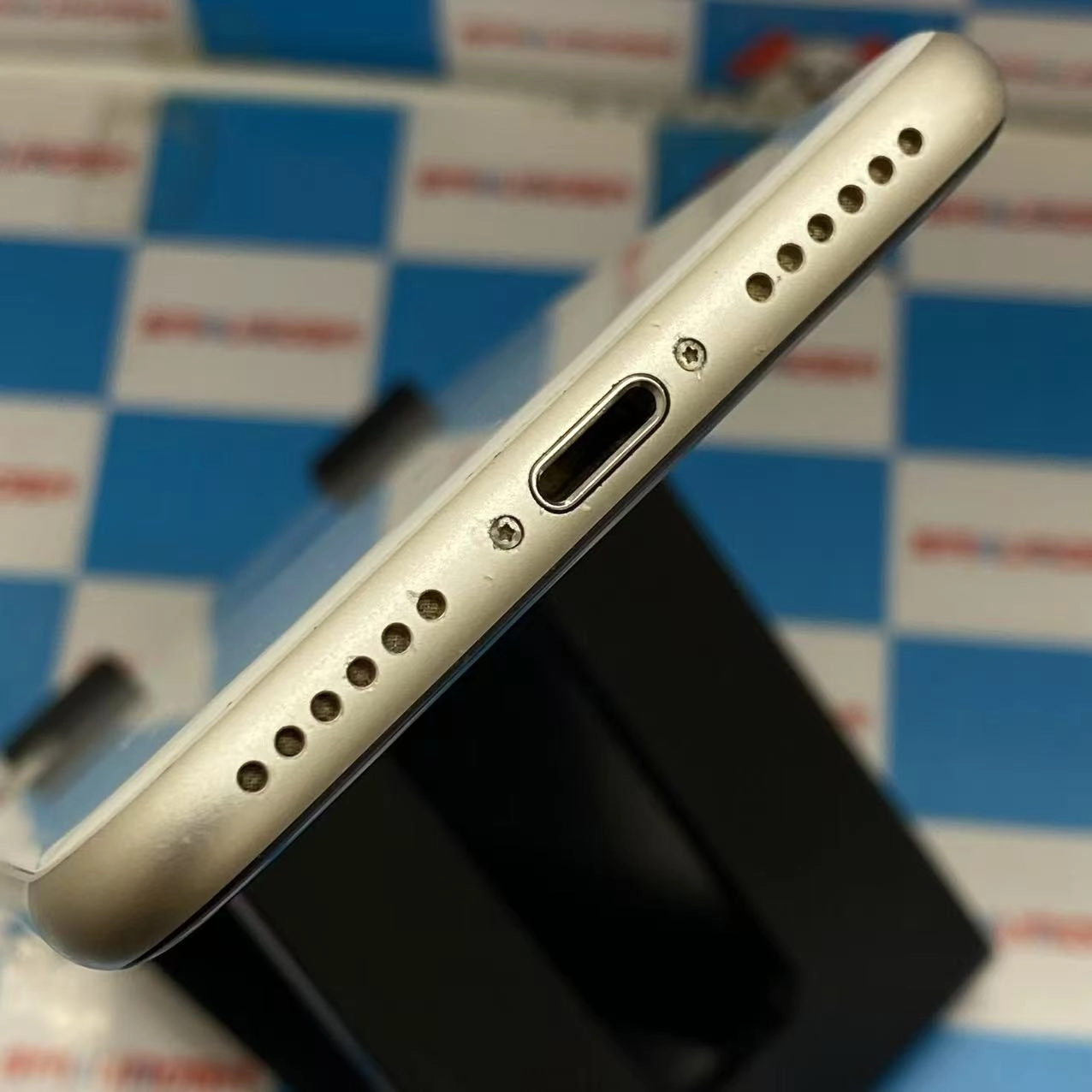 iPhoneSE 第3世代 64GB スターライト MMYD3J/A SoftBank版SIMフリー