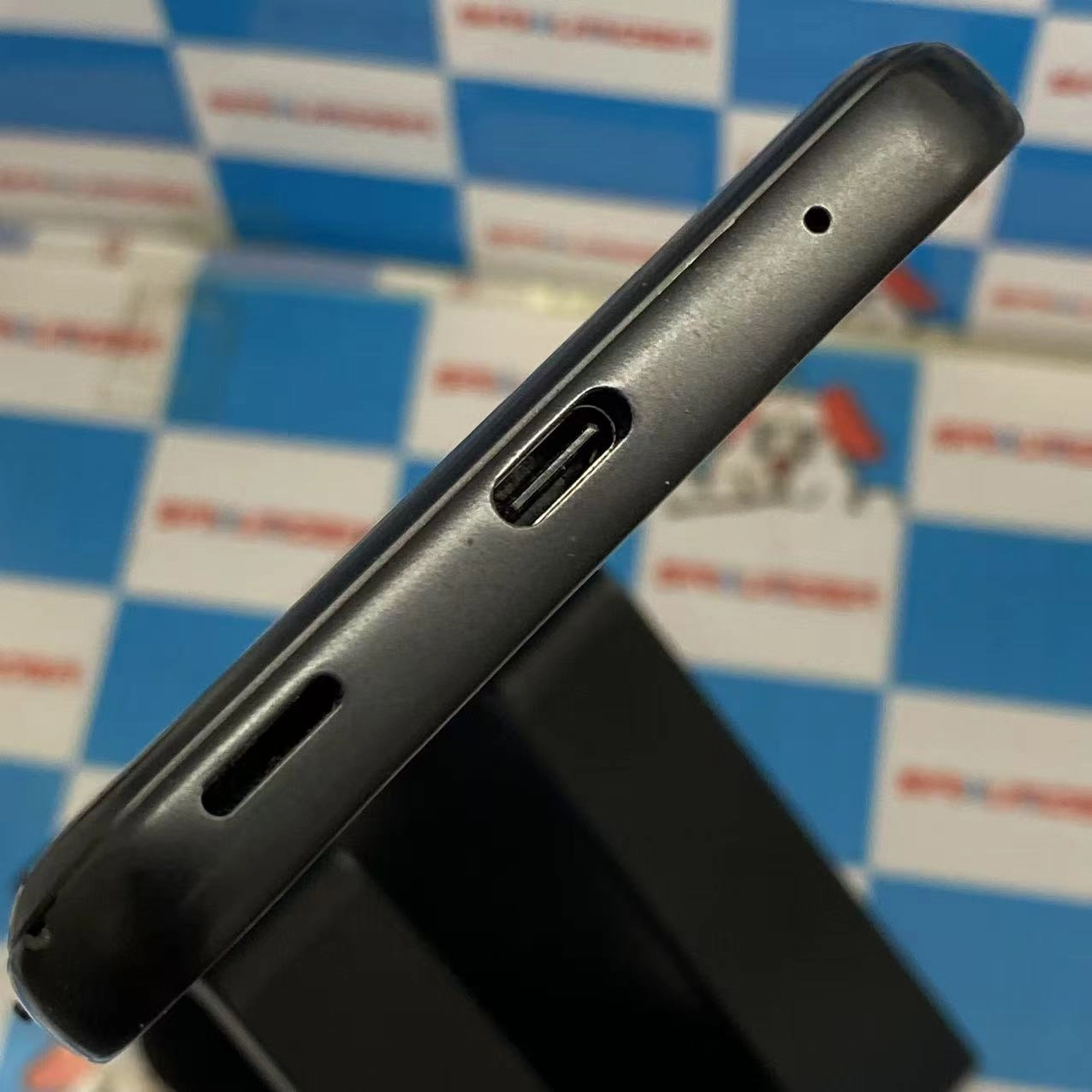 arrows We 64GB ブラック FCG01 AU版SIMフリー au