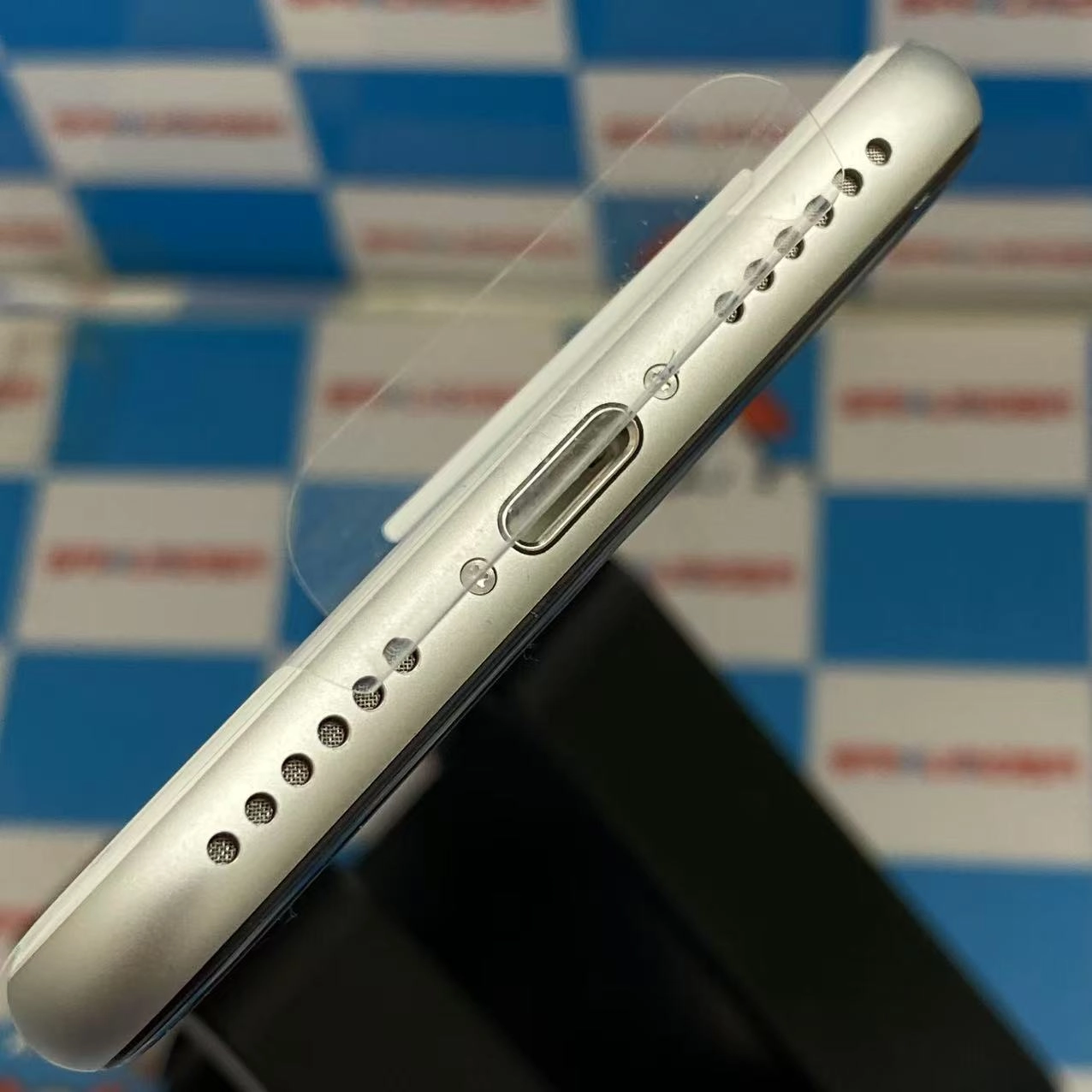 iPhoneSE 第2世代 64GB ホワイト MHGQ3J/A SoftBank版SIMフリー 開封未使用品