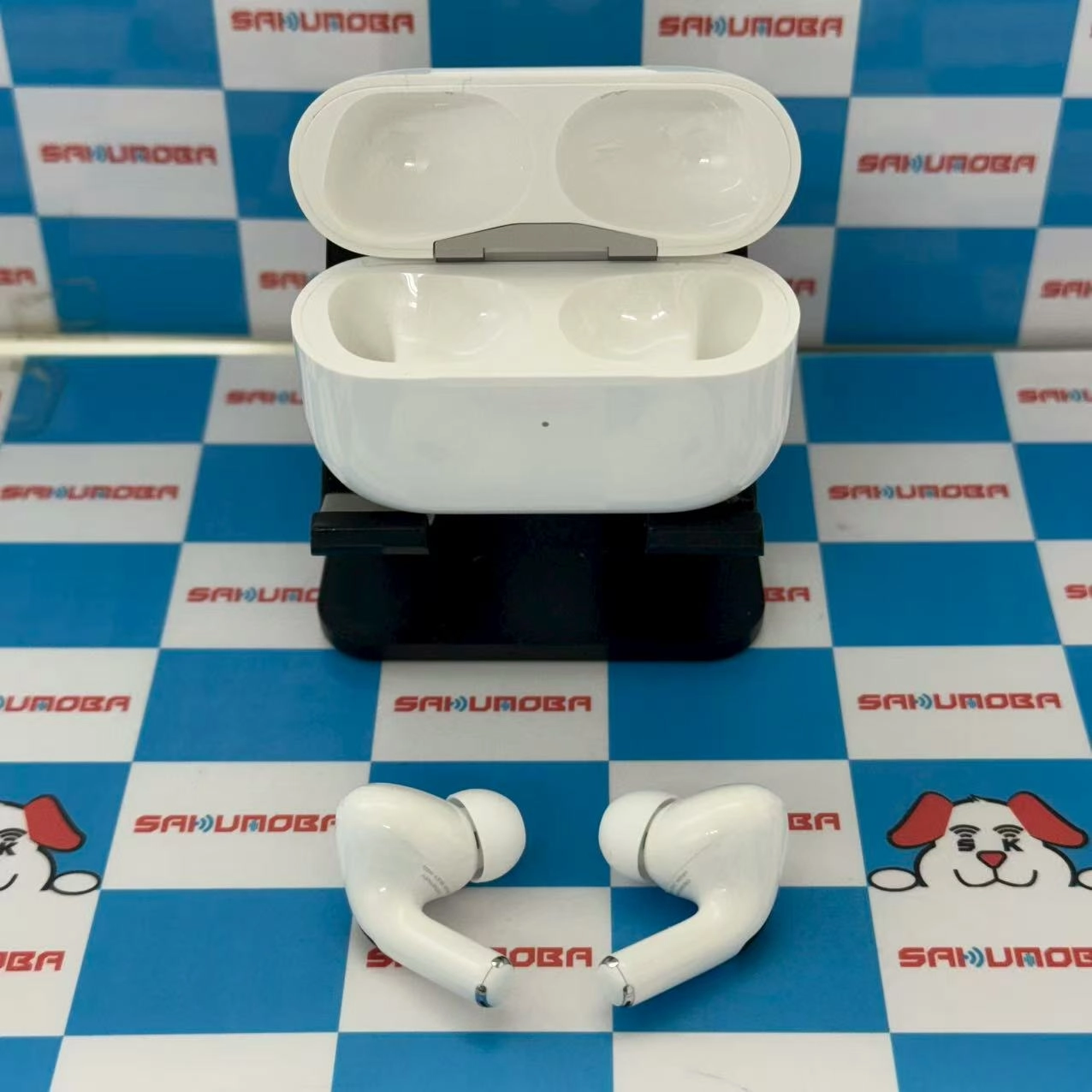 AirPods Pro 第2世代 MagSafe充電ケース(USB-C)付き ホワイト MTJV3J/A