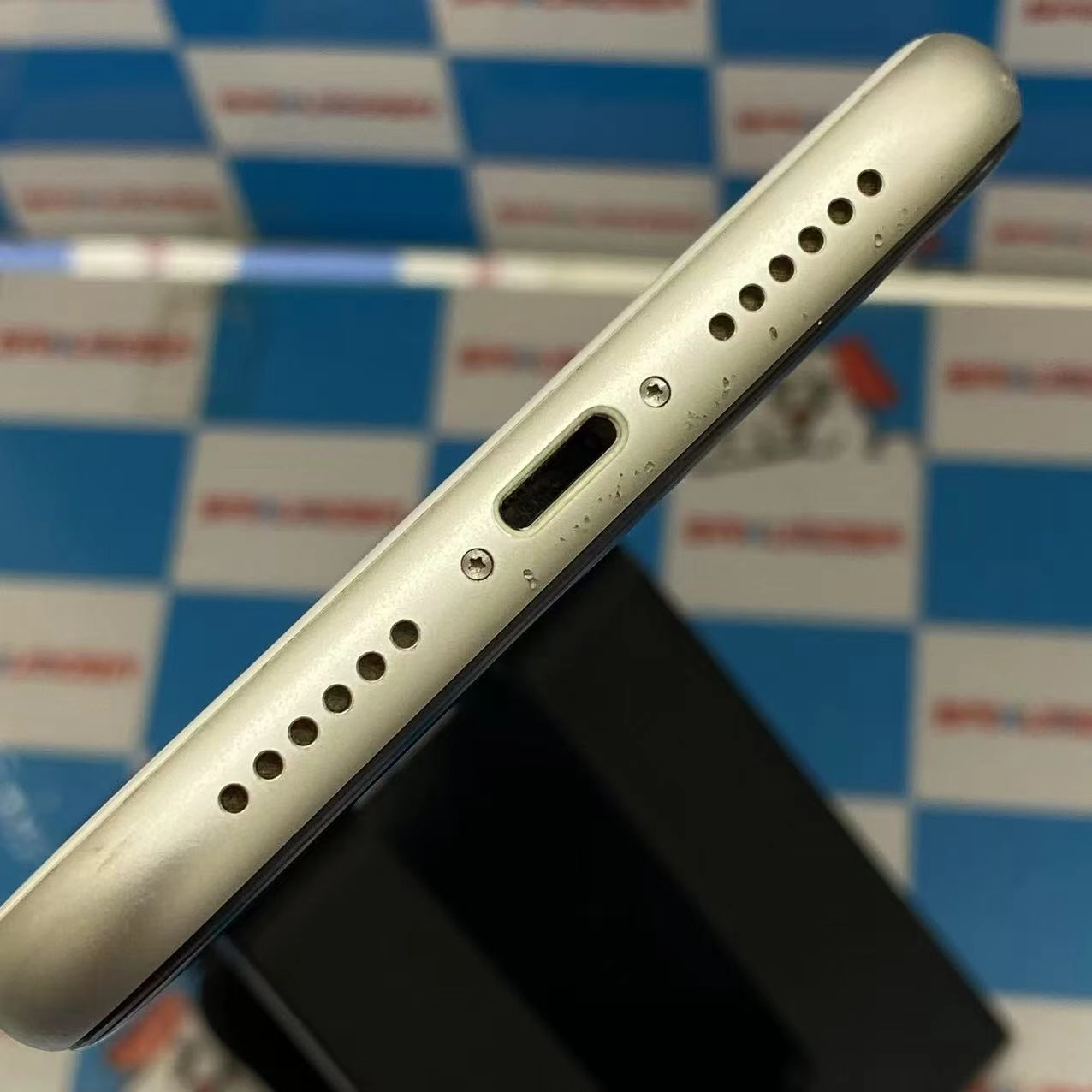 iPhone11 64GB ホワイト MWLU2J/A SIMロック解除済 docomo